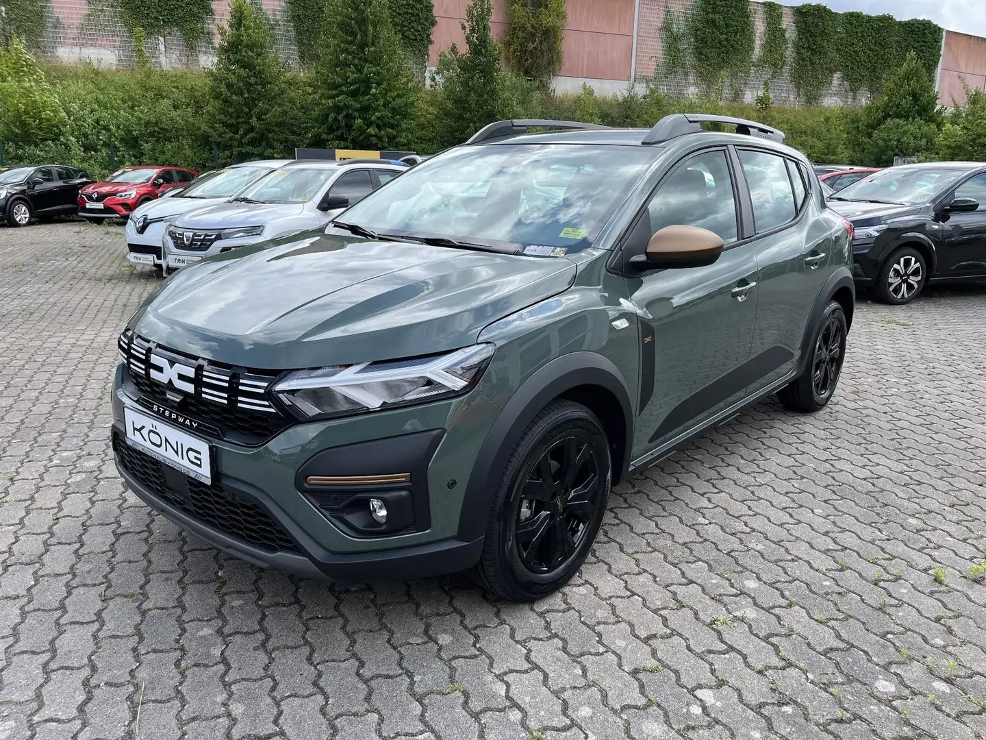 Dacia Sandero Stepway Extreme+ TCe 100 ECO-G Grau - 1