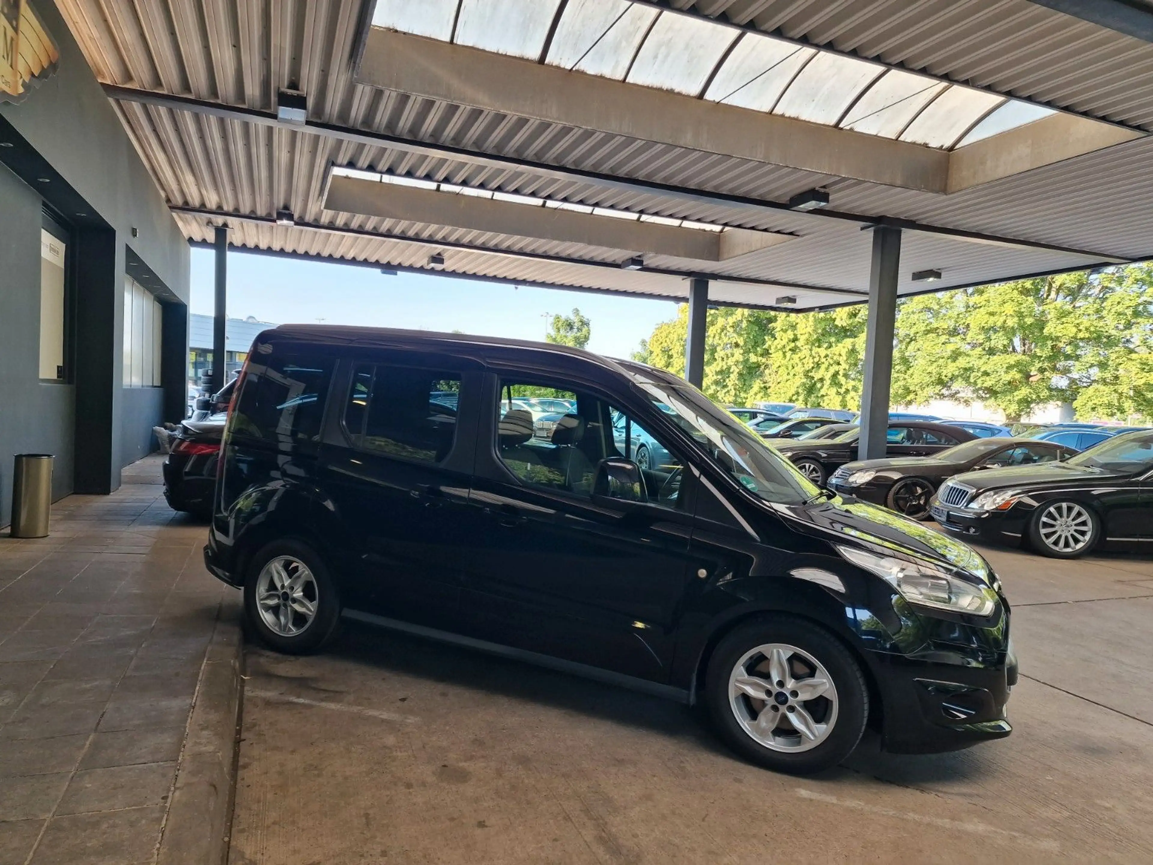 Ford Tourneo 1.5 Connect Titanium Navi/Park/Kamera — photo 10