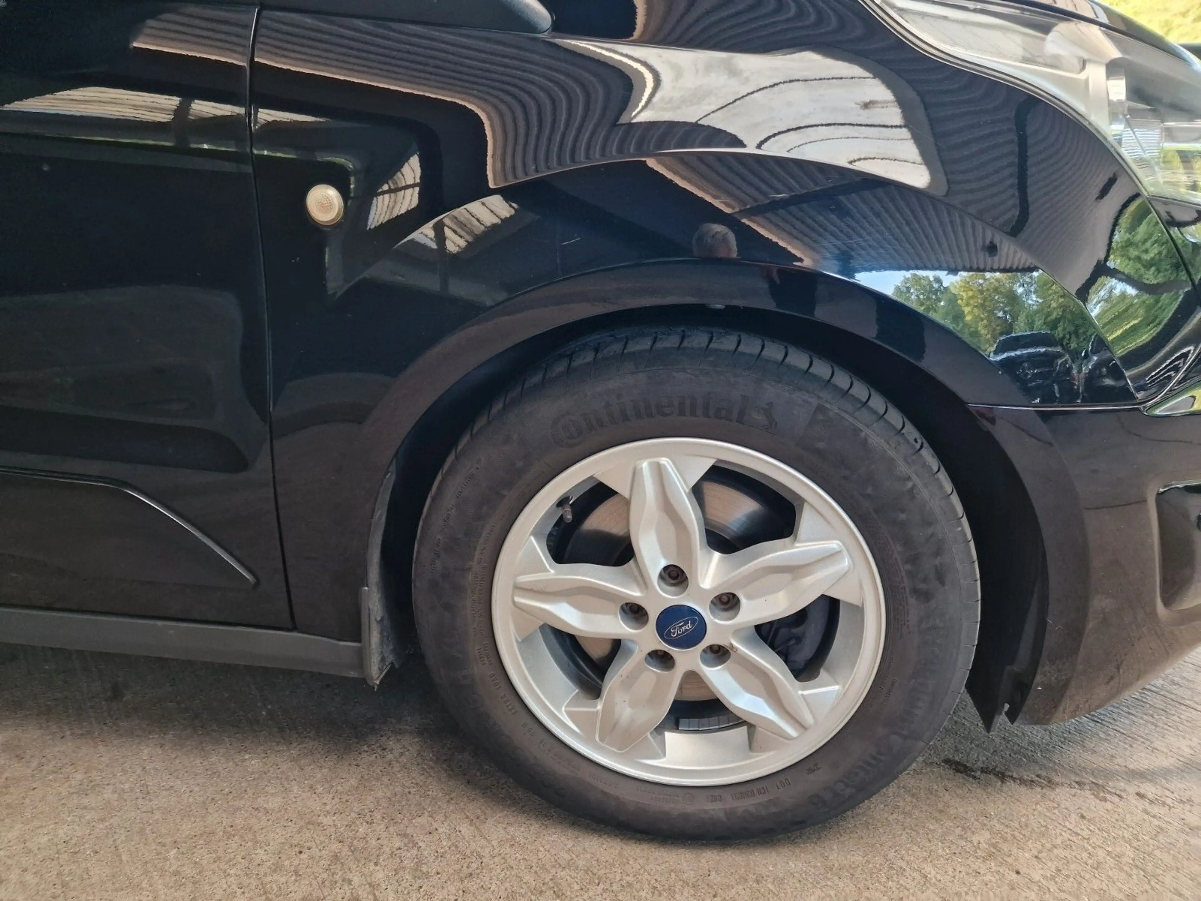 Ford Tourneo 1.5 Connect Titanium Navi/Park/Kamera — photo 11