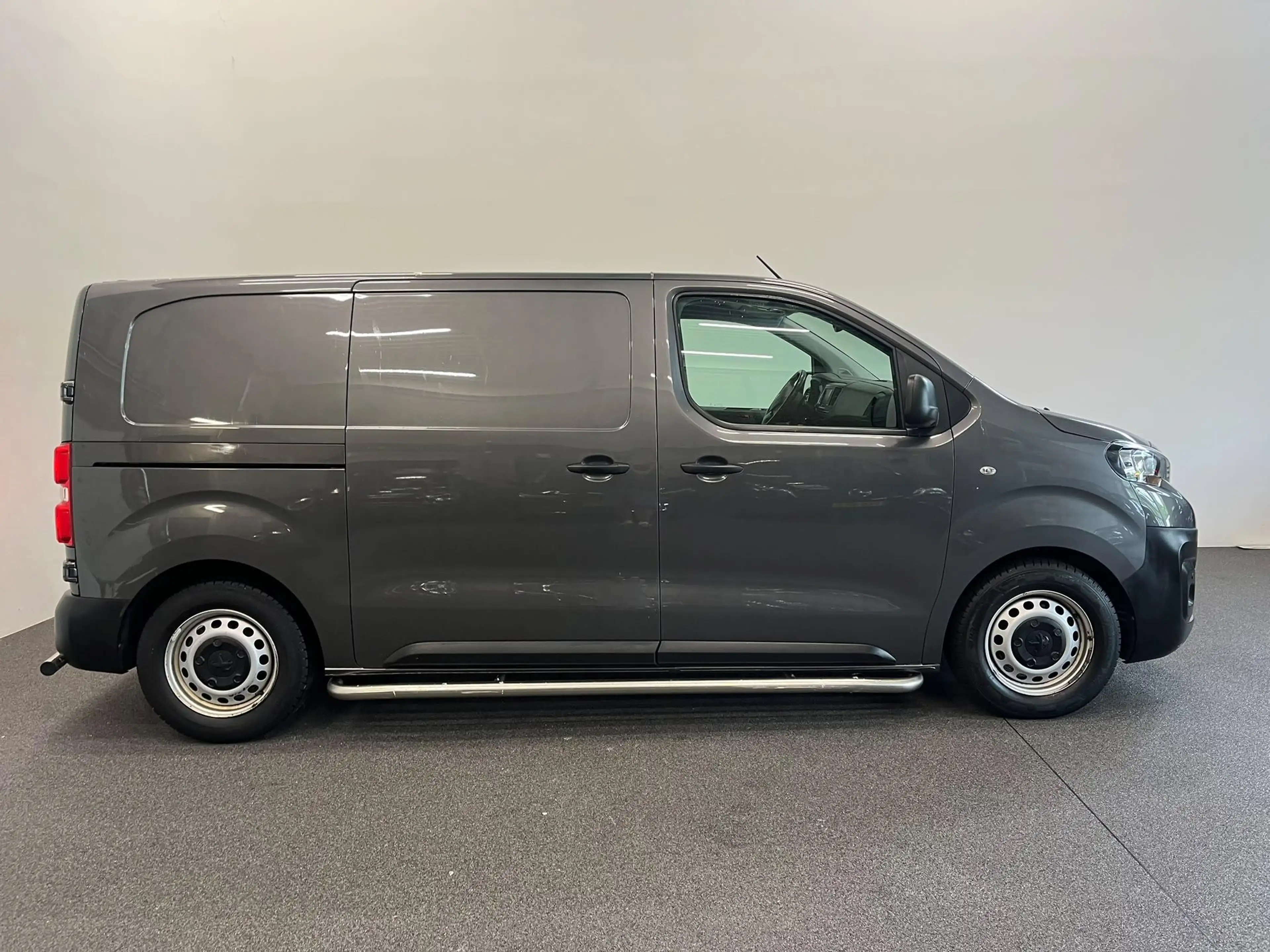 Peugeot Expert 2.0 BlueHDI 145 Standard Premium Airco Navi Cruise — photo 5
