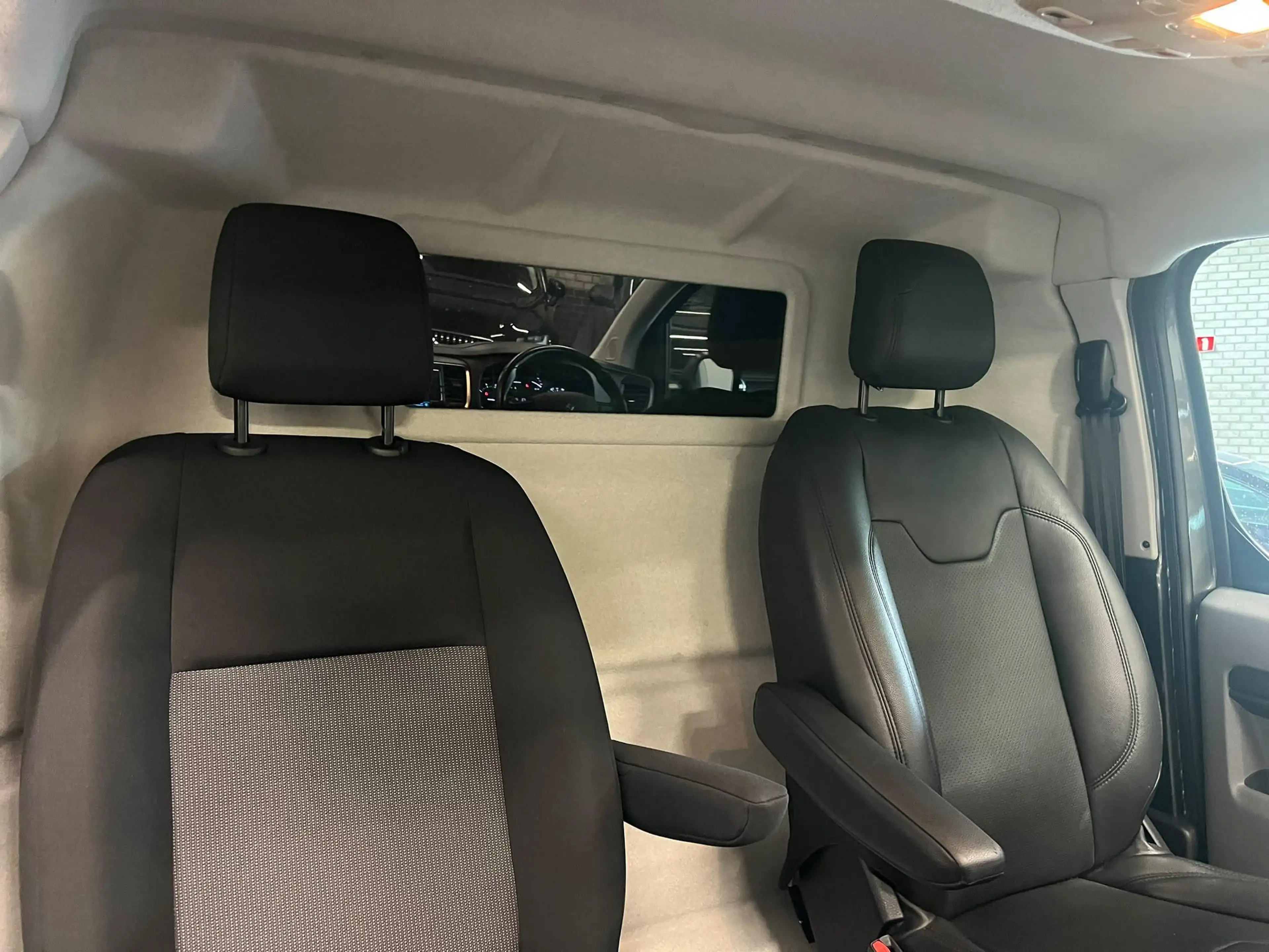 Peugeot Expert 2.0 BlueHDI 145 Standard Premium Airco Navi Cruise — photo 10