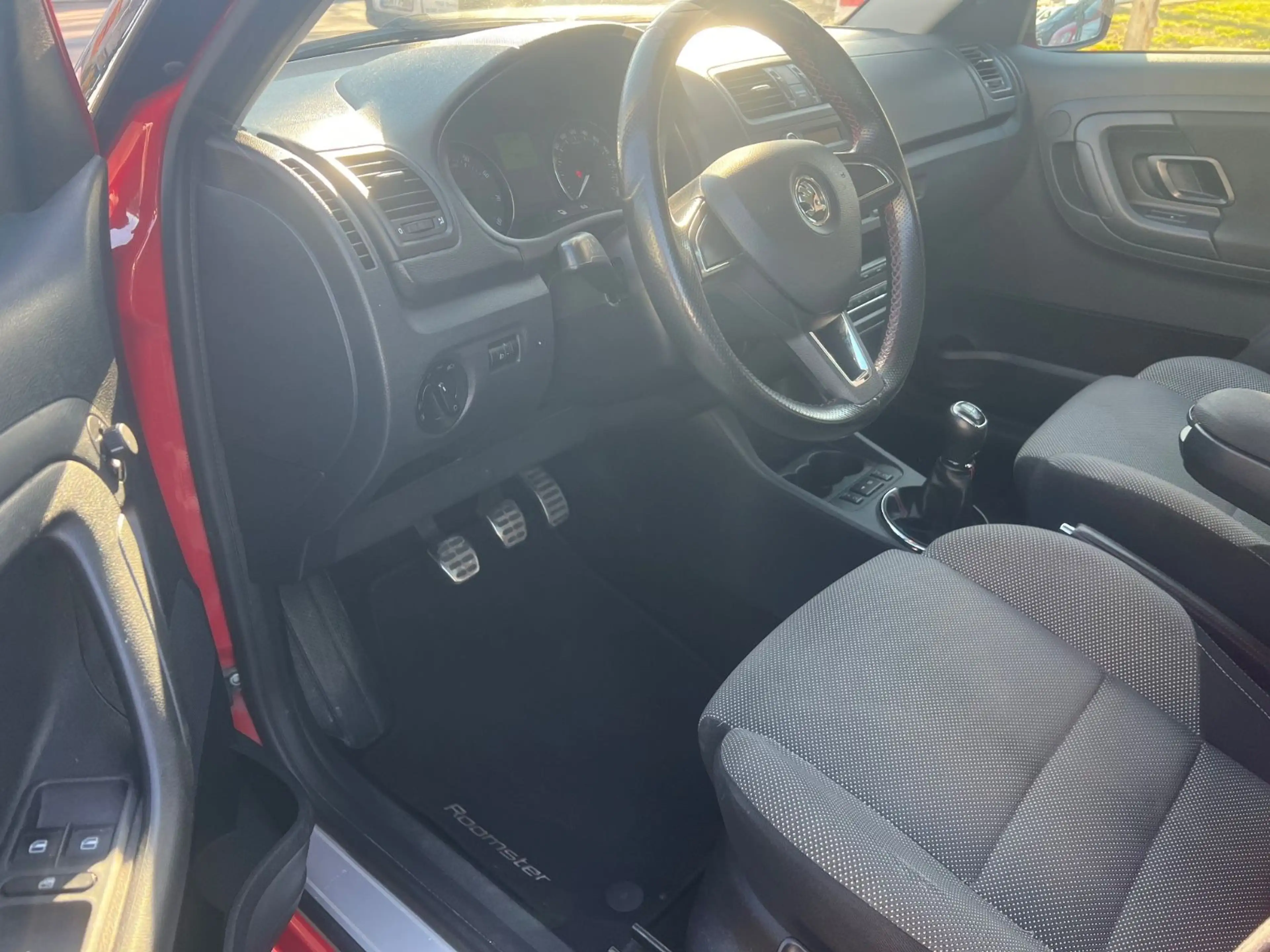 Skoda Roomster Noire Klimaautomatik+Sitzheizung — photo 11