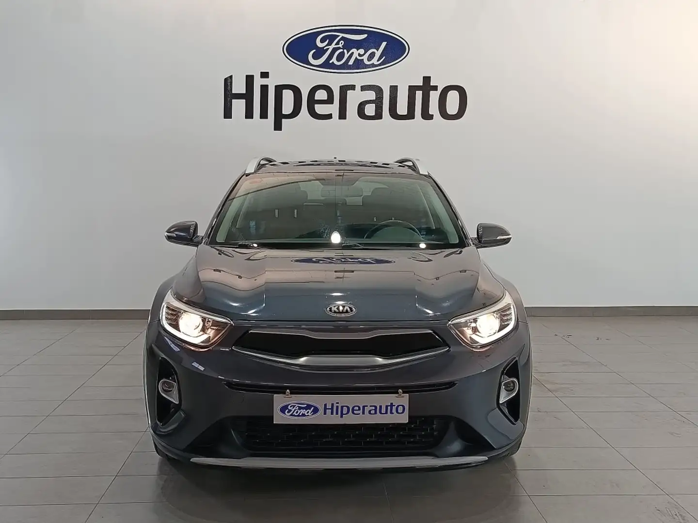 Kia Stonic 1.2 CVVT Eco-Dynamic Drive 84 Gris - 2
