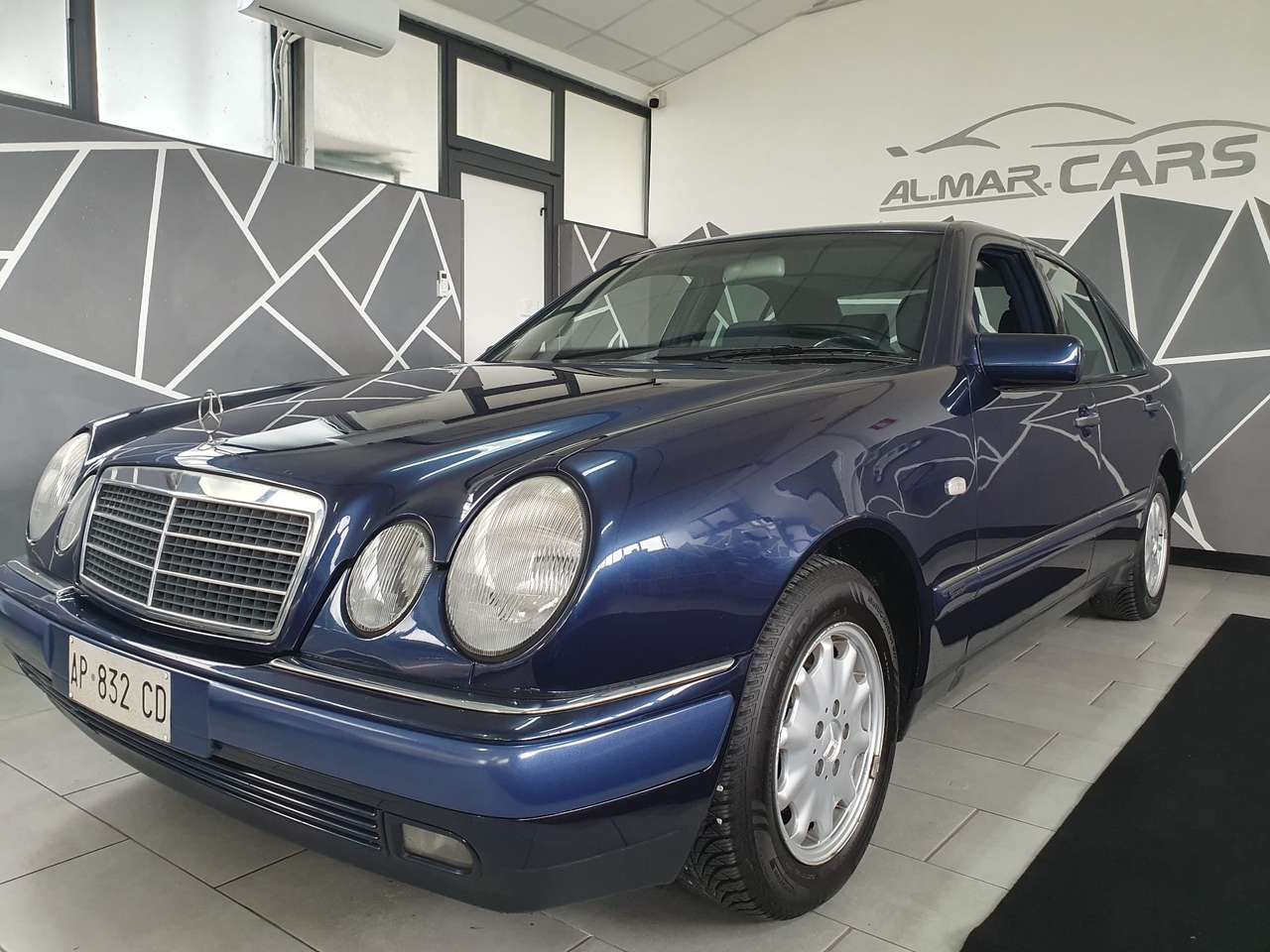 Mercedes-Benz E 250 E 250 d Elegance