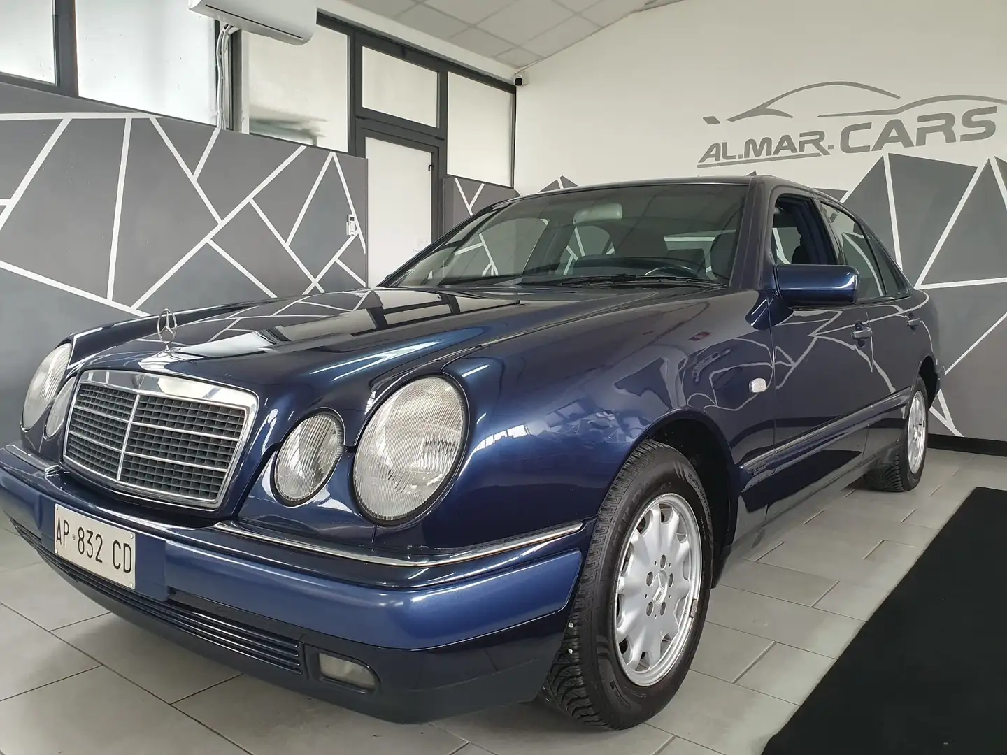 Mercedes-Benz E 250 E 250 d Elegance Blu/Azzurro - 1