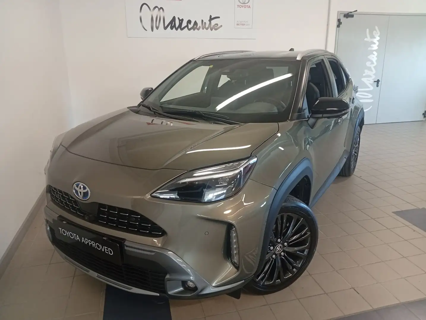 Toyota Yaris Cross Yaris Cross 1.5 Hybrid 5p. E-CVT AWD-i Adventure Bronze - 1
