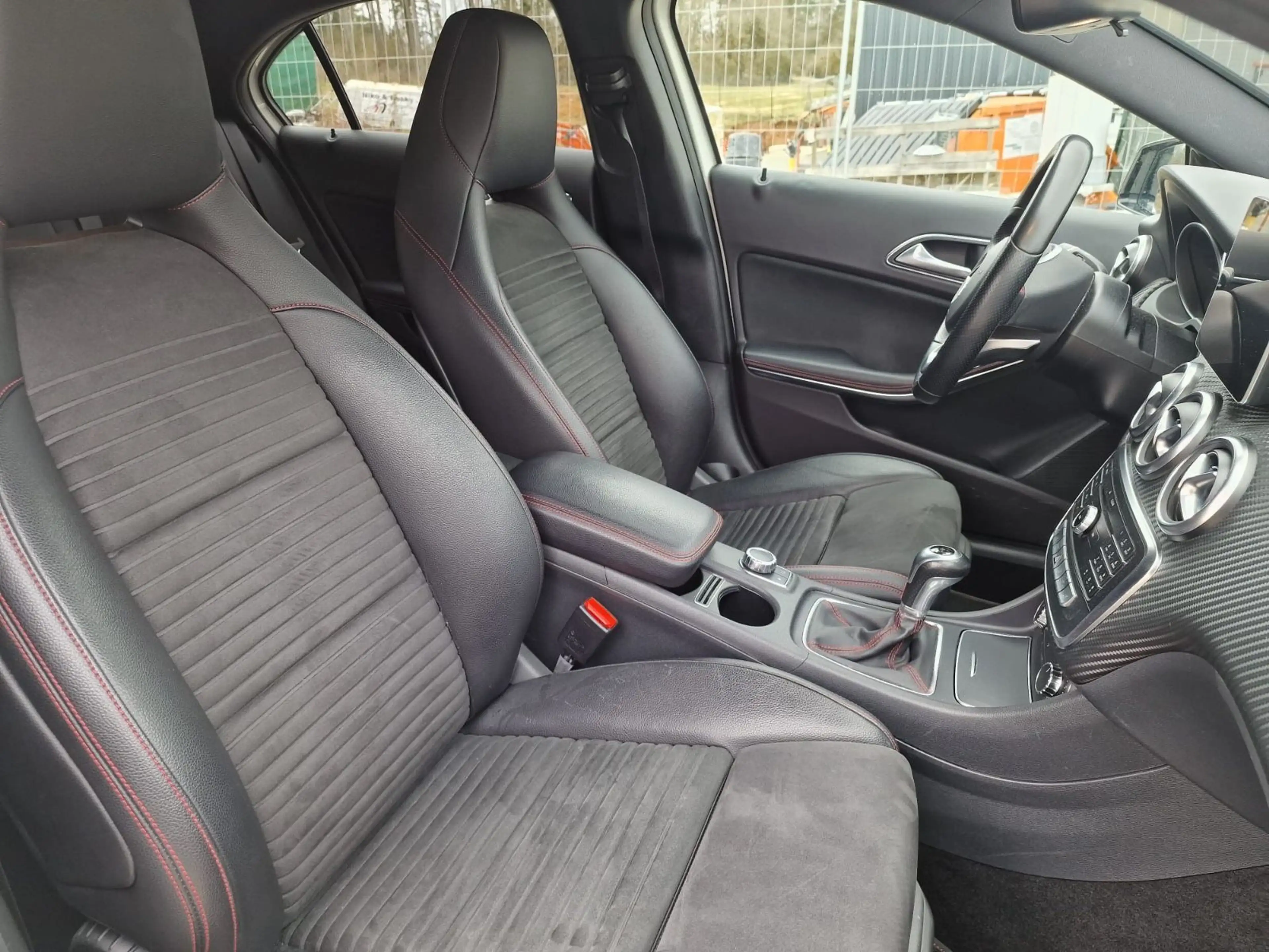 Mercedes-Benz A 200 BlueEfficiency *Amg-Night-Paket*H&K*LED* — photo 9