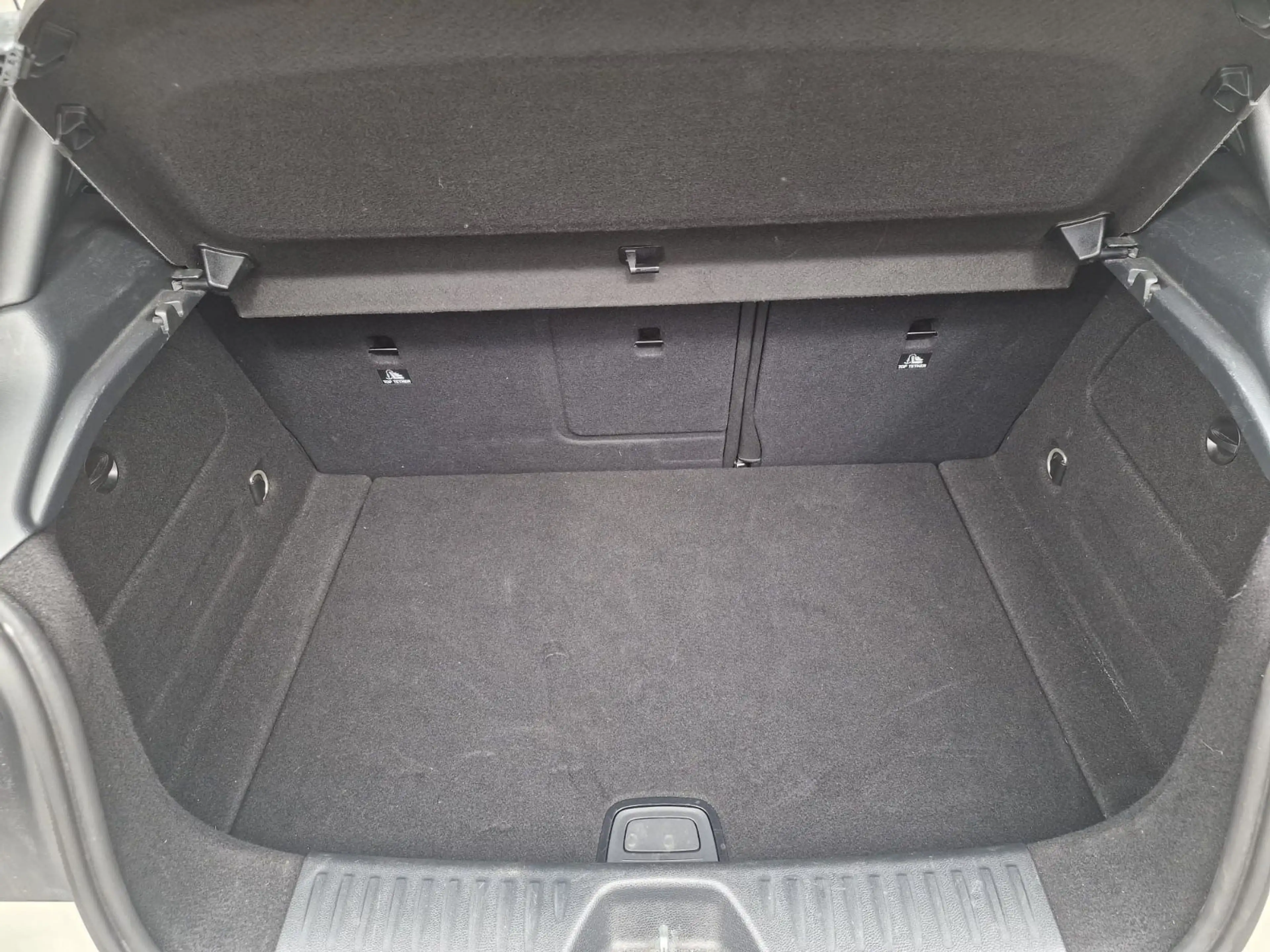 Mercedes-Benz A 200 BlueEfficiency *Amg-Night-Paket*H&K*LED* — photo 5