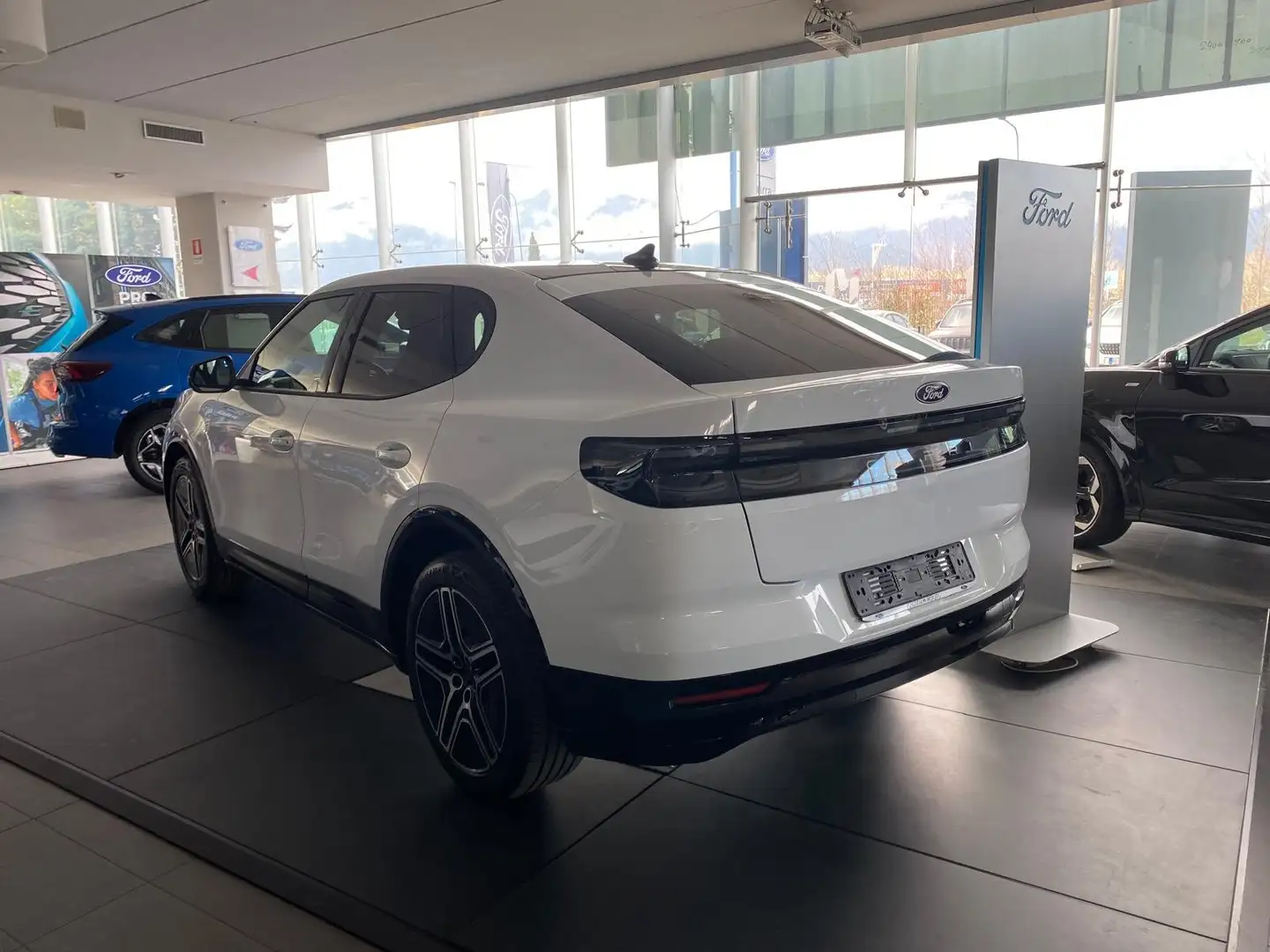 Ford Capri Capri Extended Range Premium 286 CV - 17415 Bianco - 2