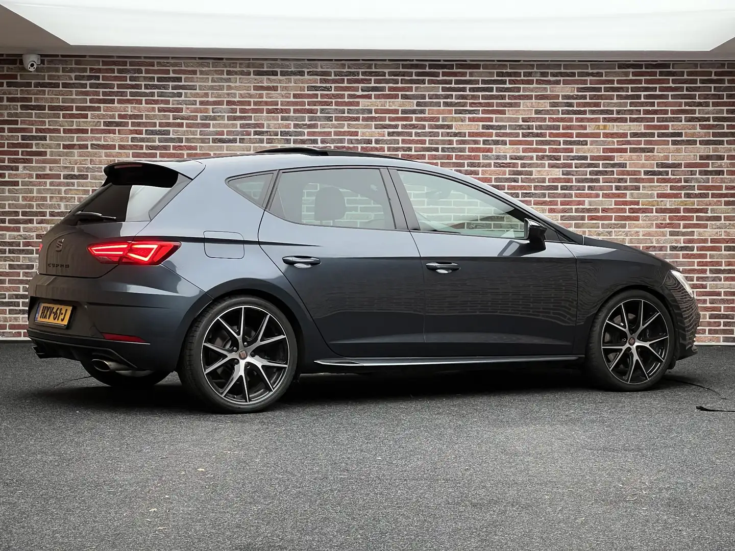 SEAT Leon 2.0 TSI CUPRA Panorama Beats DSG Virtual Grau - 2