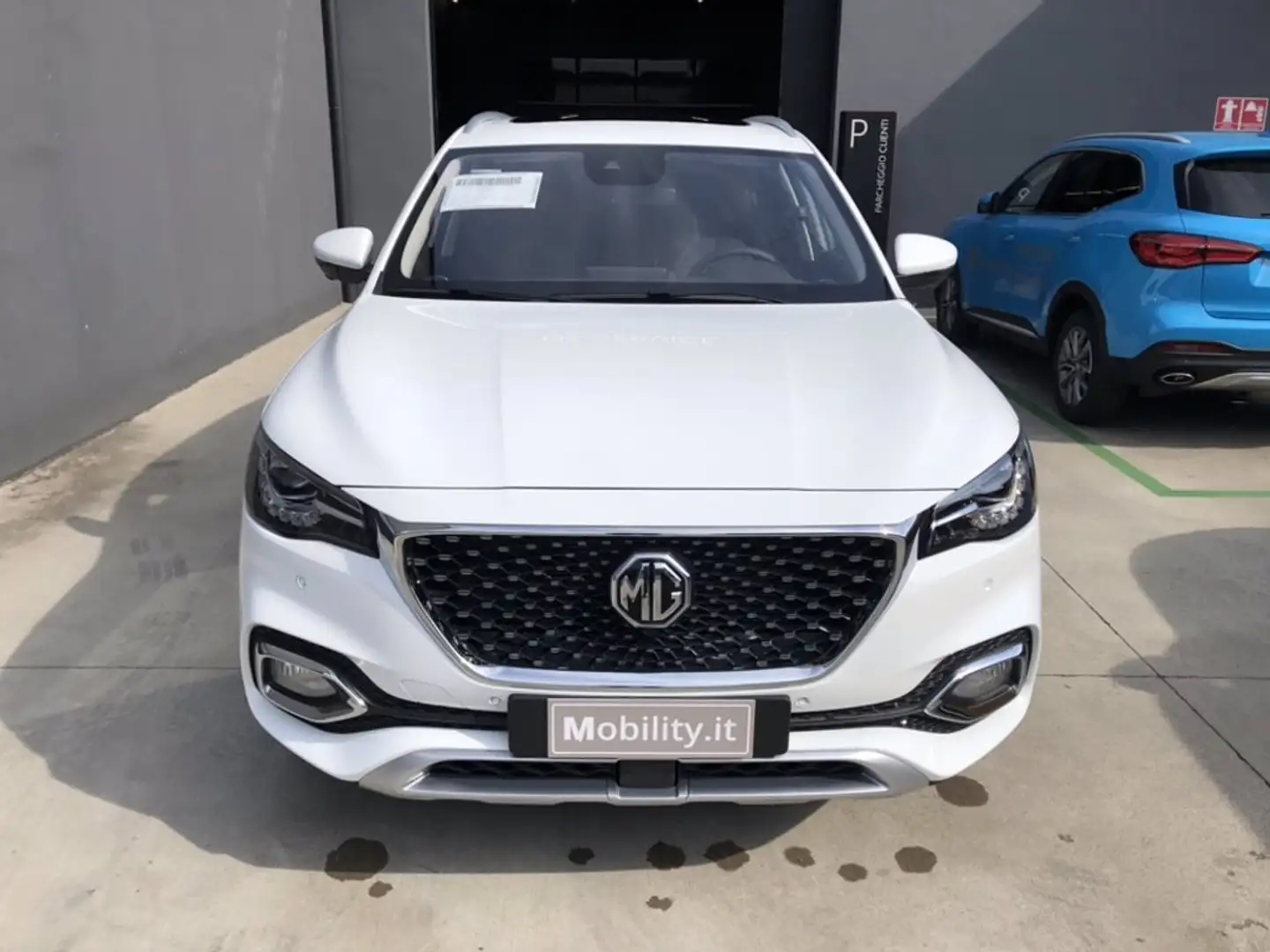 MG HS 1.5 t Luxury auto Bianco - 2