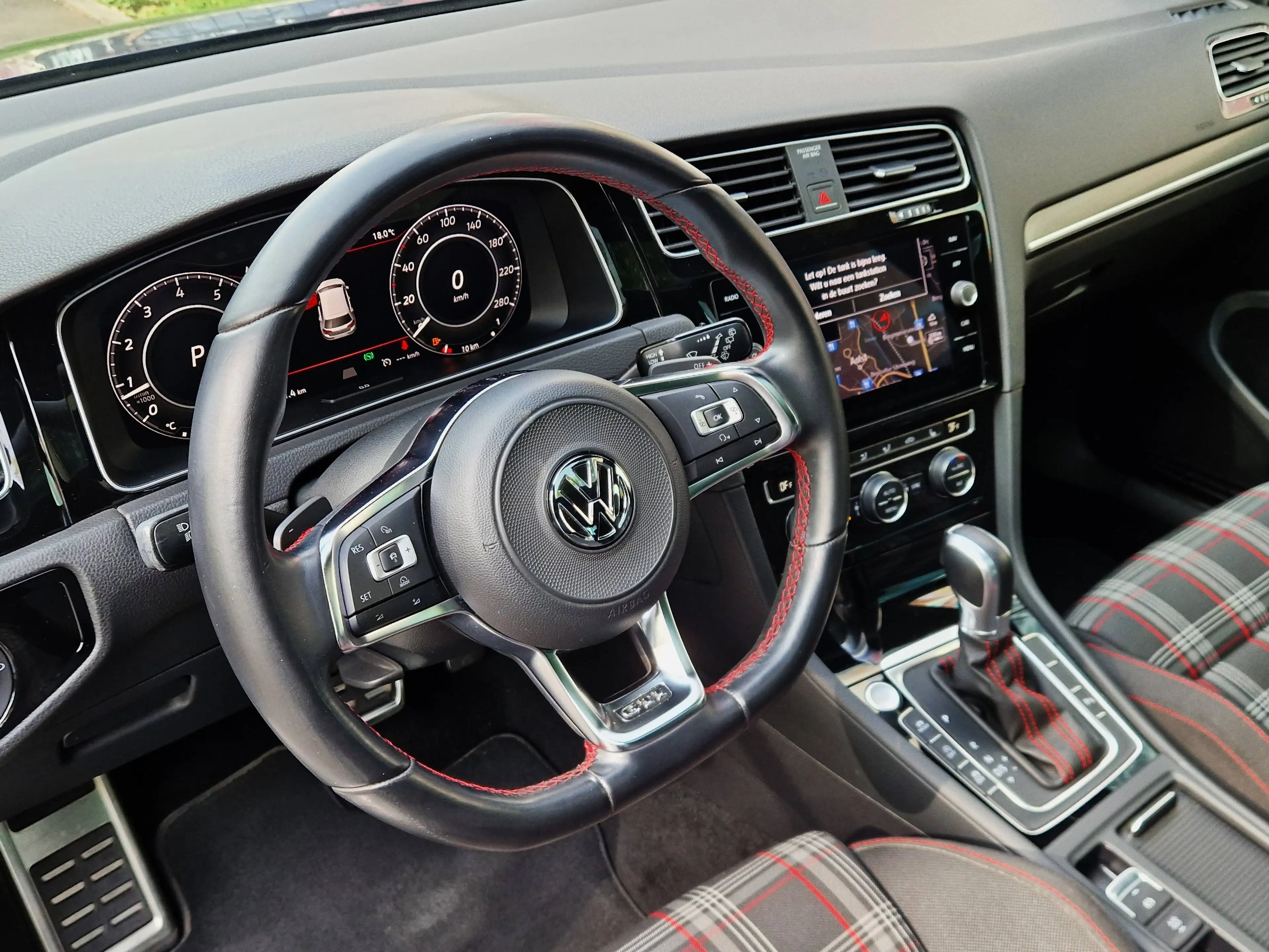 Volkswagen Golf GTI Golf 2.0 TSI Performance DSG — photo 14