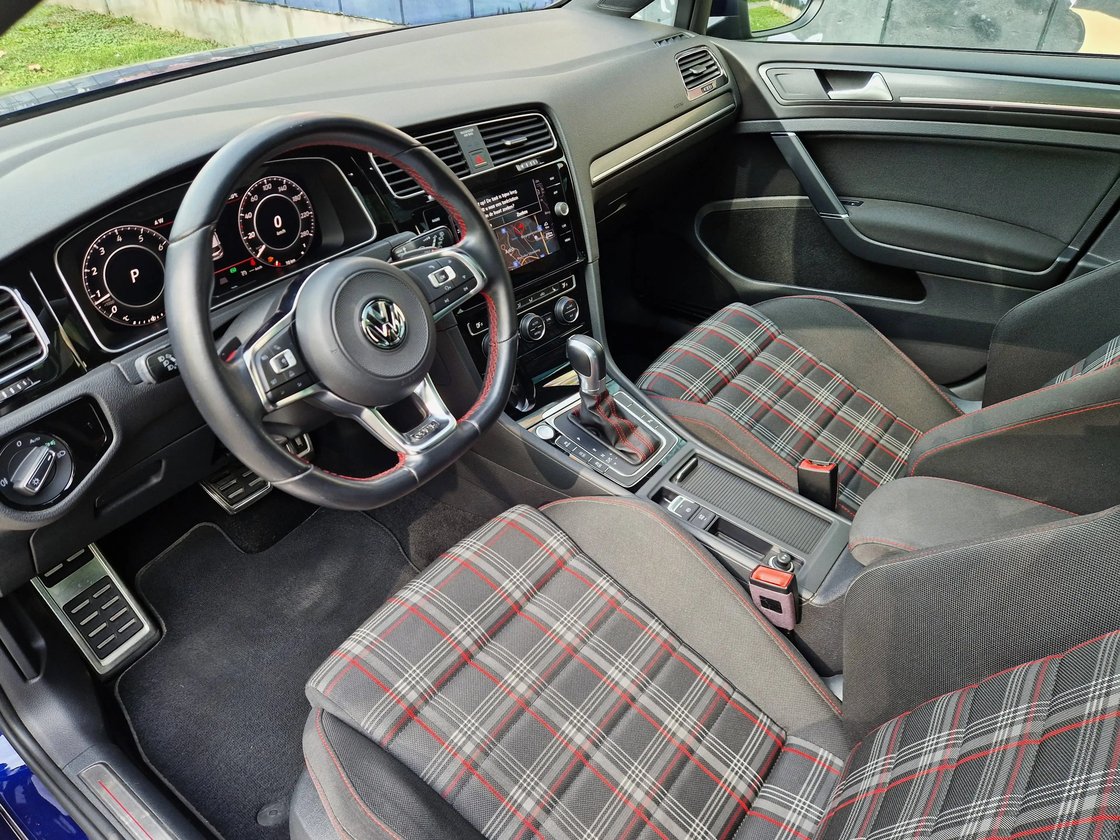 Volkswagen Golf GTI Golf 2.0 TSI Performance DSG — photo 13