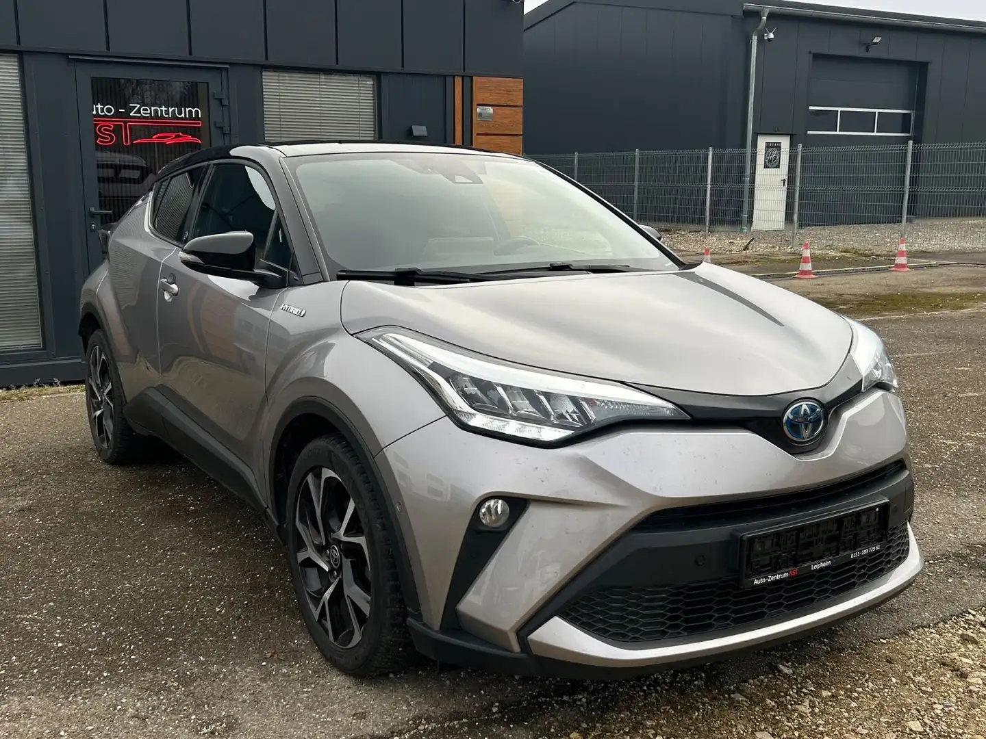 Toyota C-HR Hybrid Team D RFK LED BHZ SPH TOP ZUSTAND Schwarz - 1