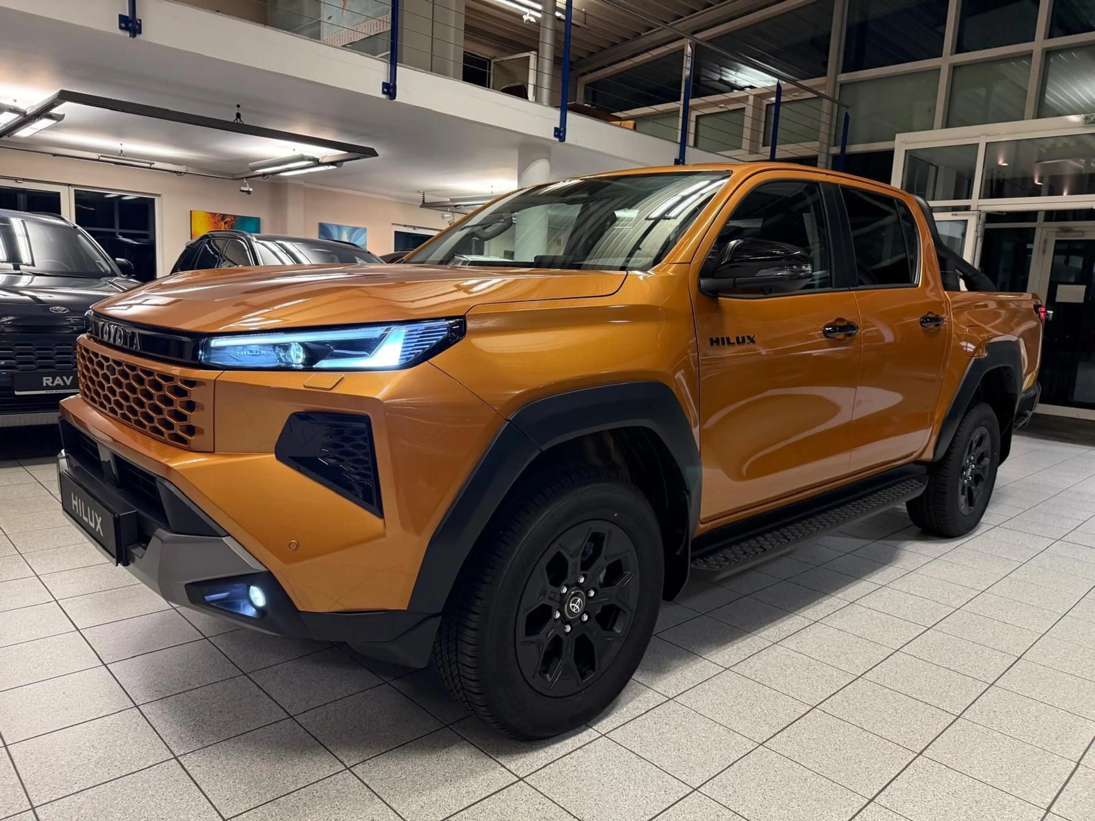 Toyota Hilux DOUBLE CAB INVINCIBLE-HYB.-27-BÜGEL-360 CAM.-JBL — photo 6