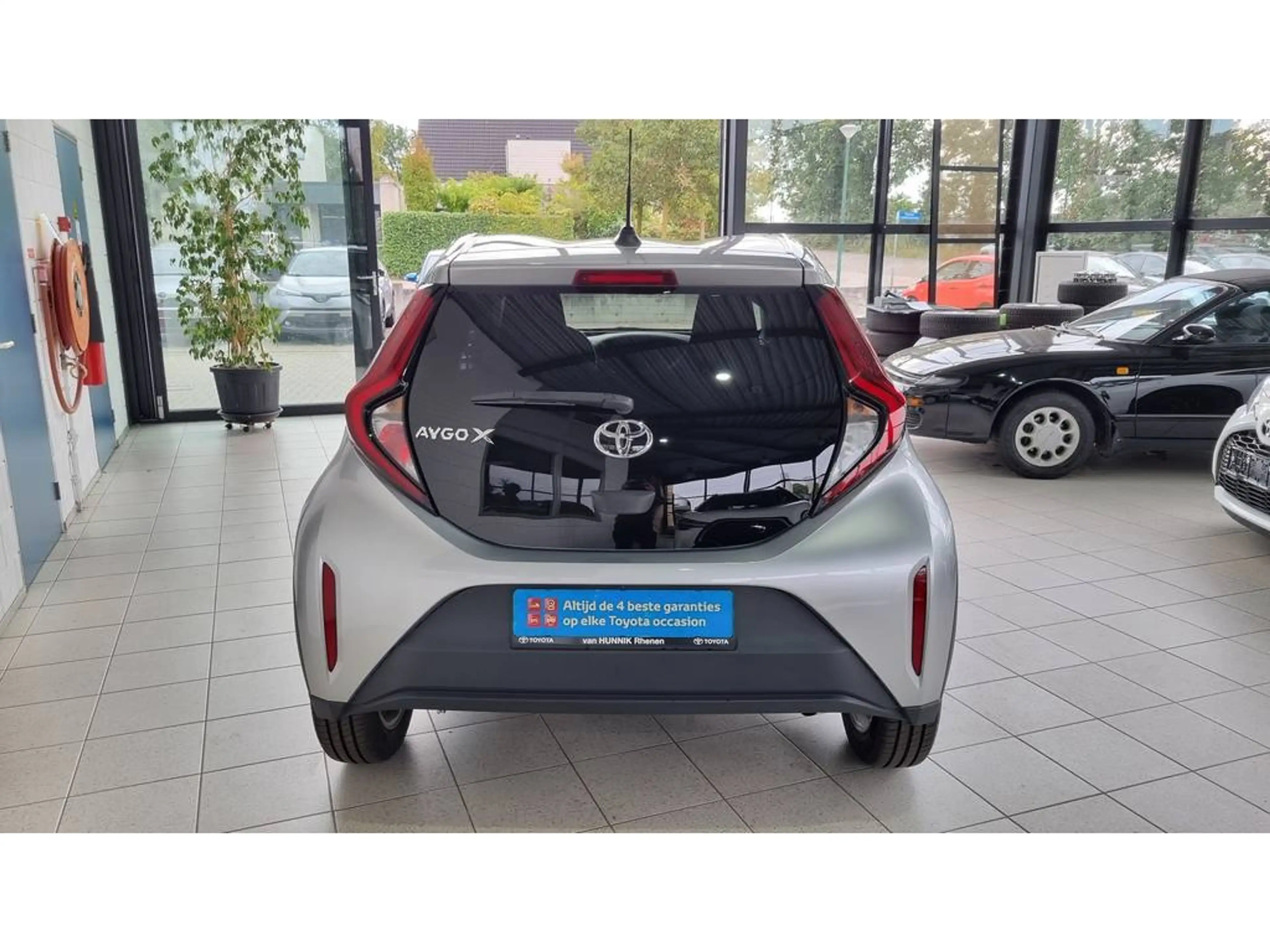 Toyota Aygo X 1.0 VVT-i First Automaat | Apple/Android | Stoelve — photo 3