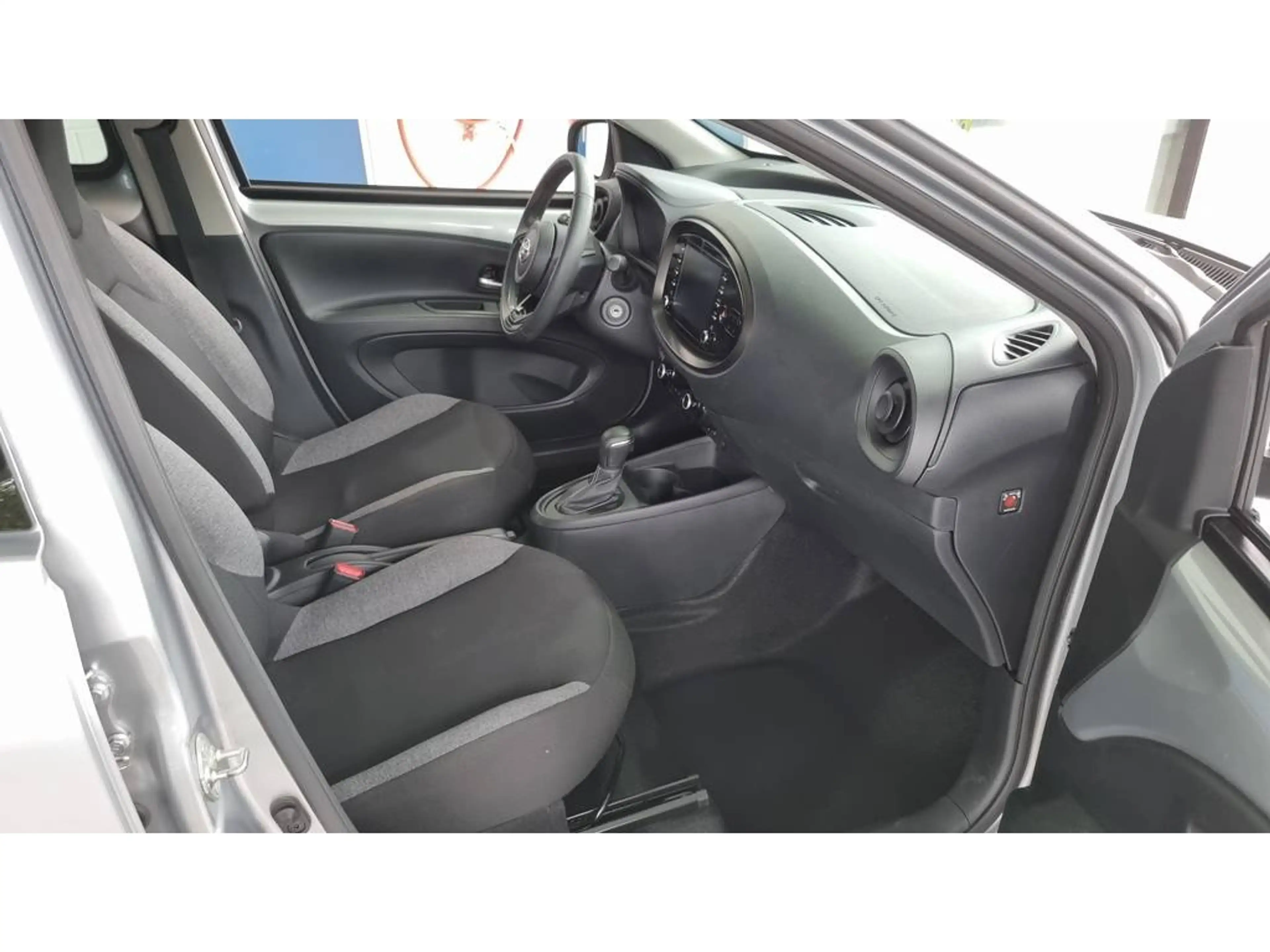 Toyota Aygo X 1.0 VVT-i First Automaat | Apple/Android | Stoelve — photo 19