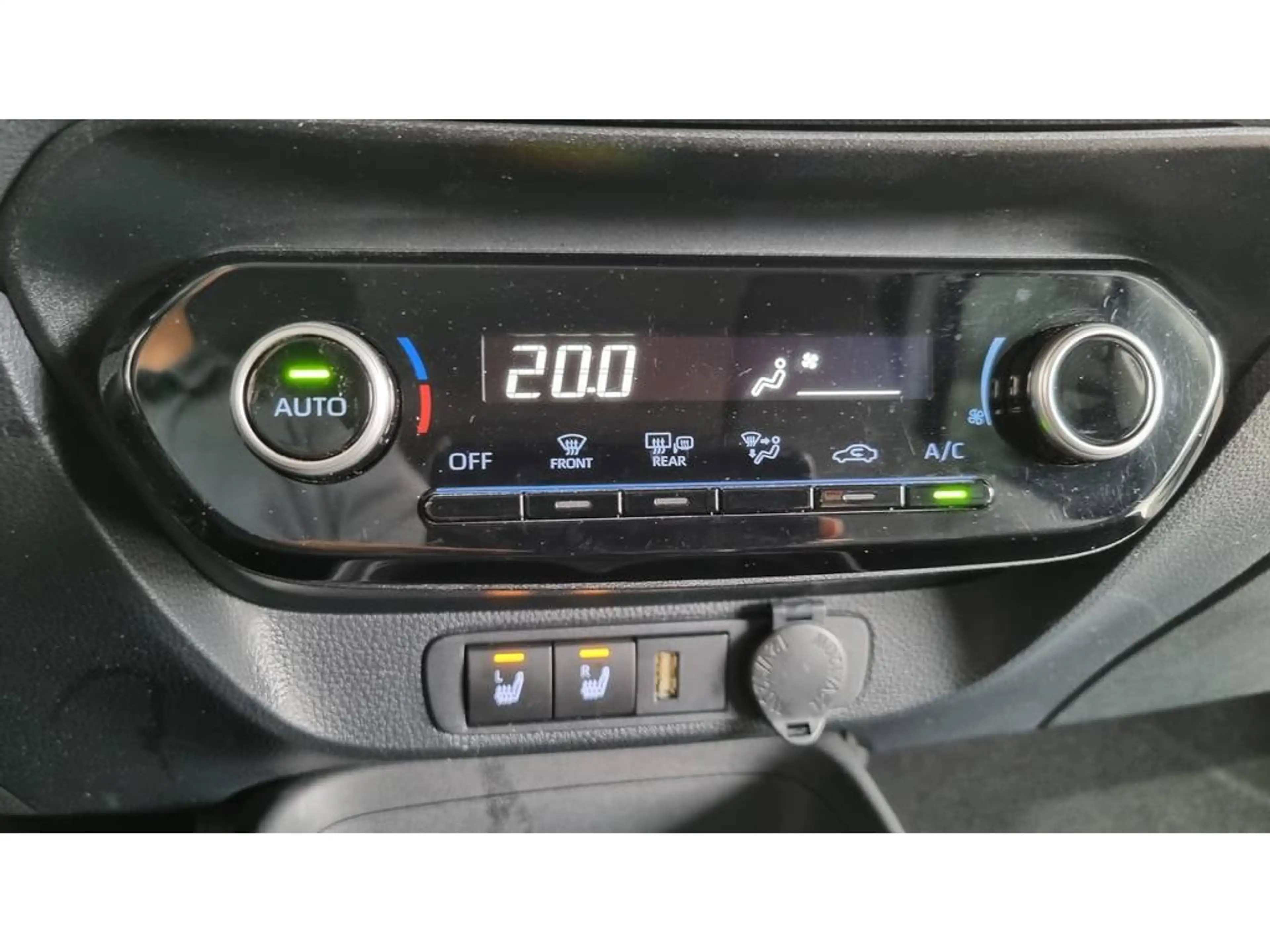 Toyota Aygo X 1.0 VVT-i First Automaat | Apple/Android | Stoelve — photo 17
