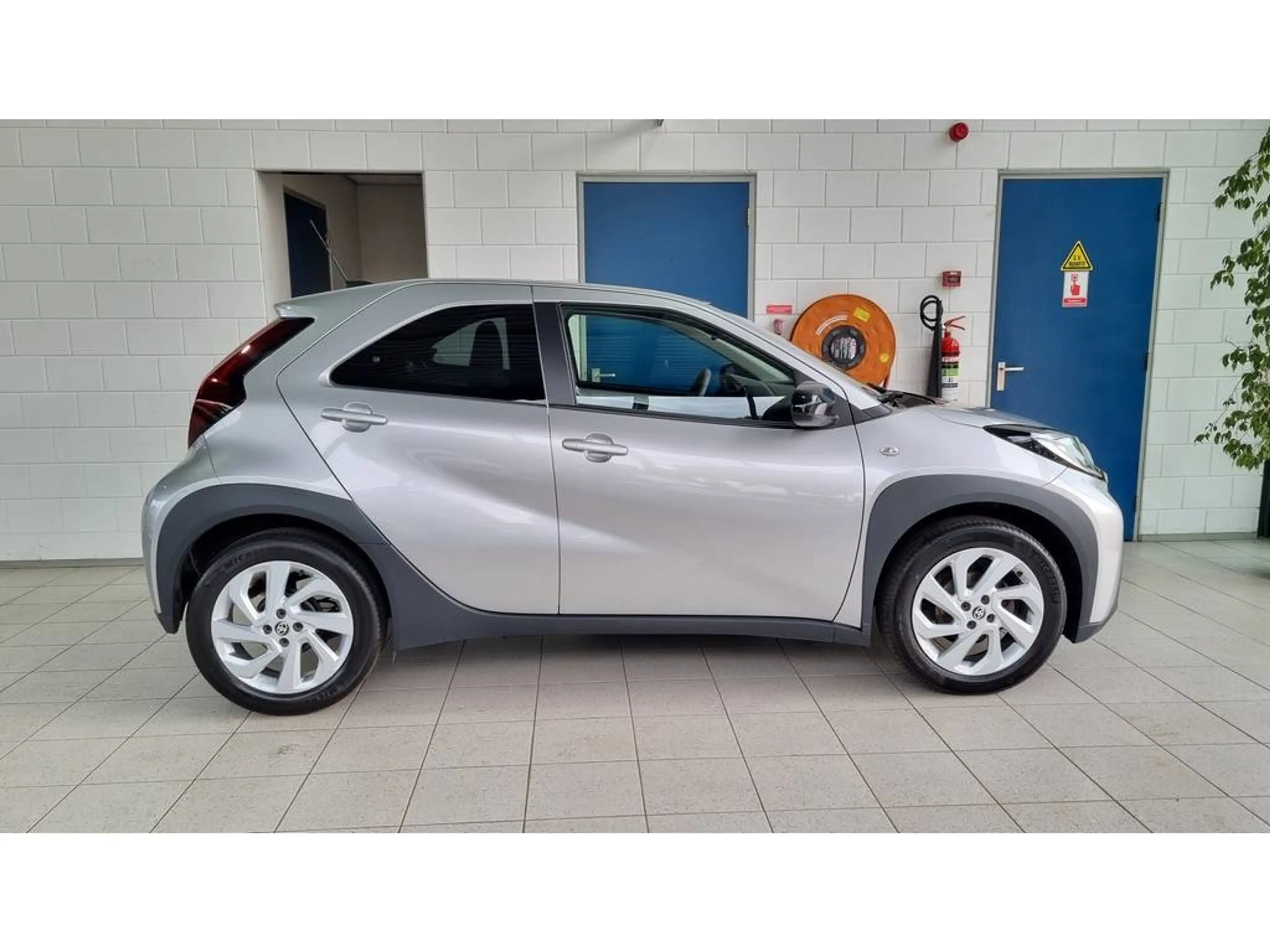 Toyota Aygo X 1.0 VVT-i First Automaat | Apple/Android | Stoelve — photo 2