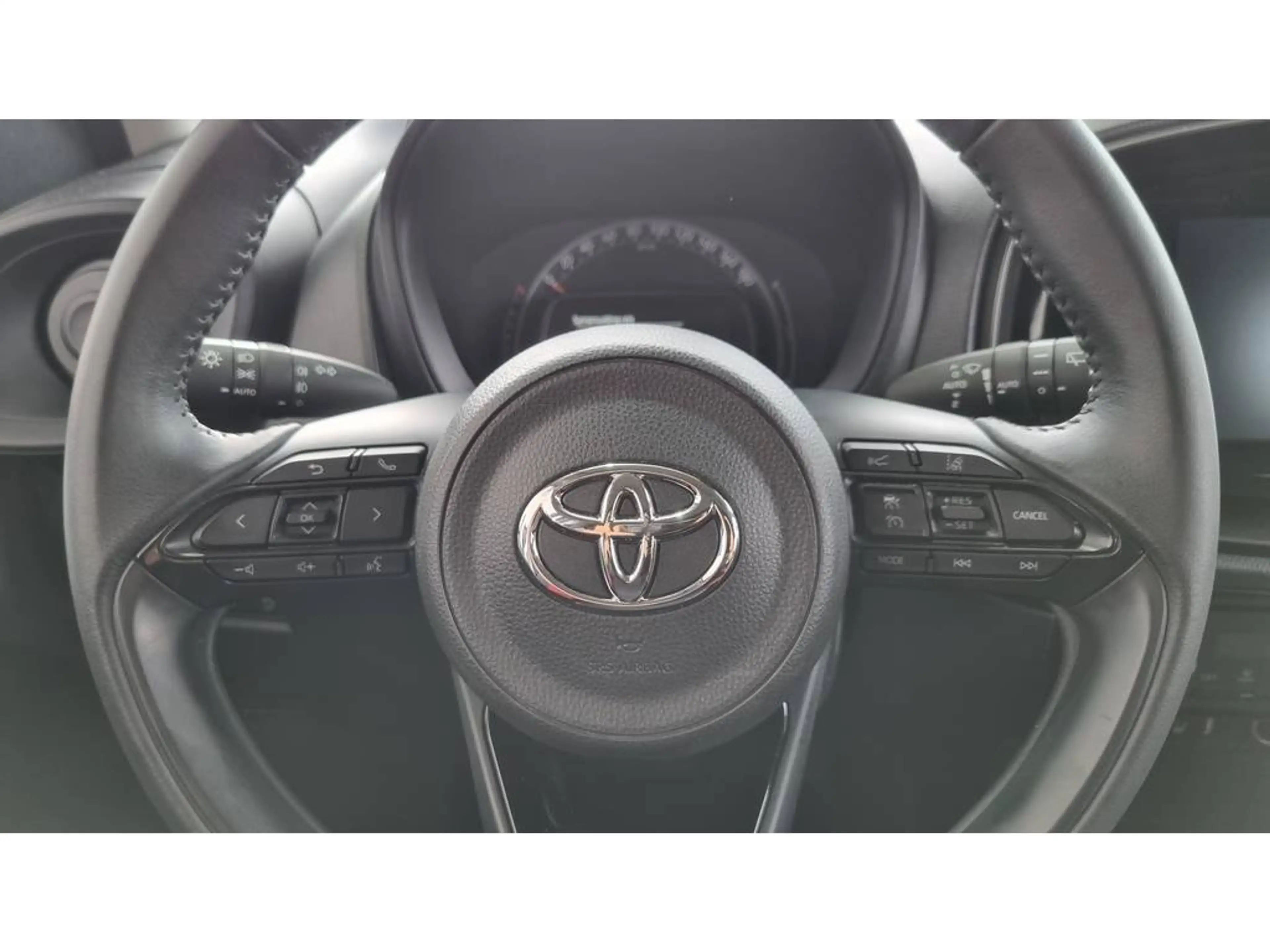 Toyota Aygo X 1.0 VVT-i First Automaat | Apple/Android | Stoelve — photo 11