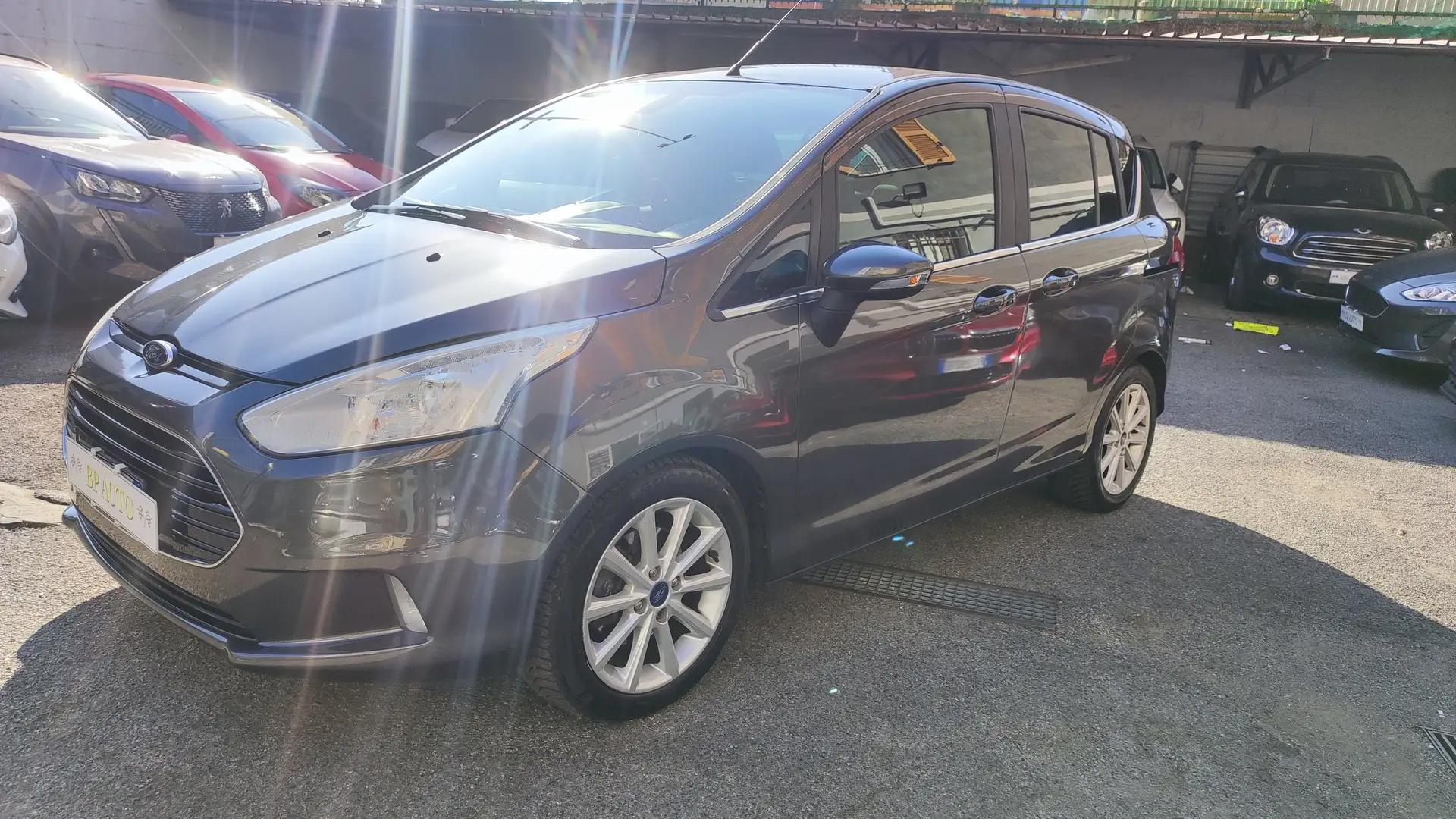 Ford B-Max B-Max 1.5 tdci Titanium 75cv Grau - 1