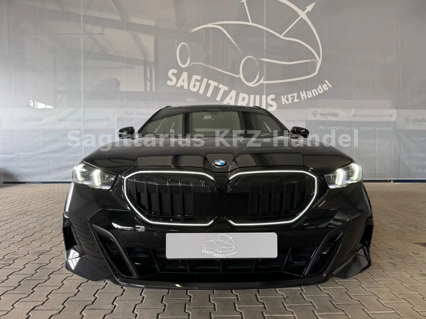 BMW 520 d xDrive M Sport Pro/B&W/Pano/Carbon/AHK/21' Negro - 2