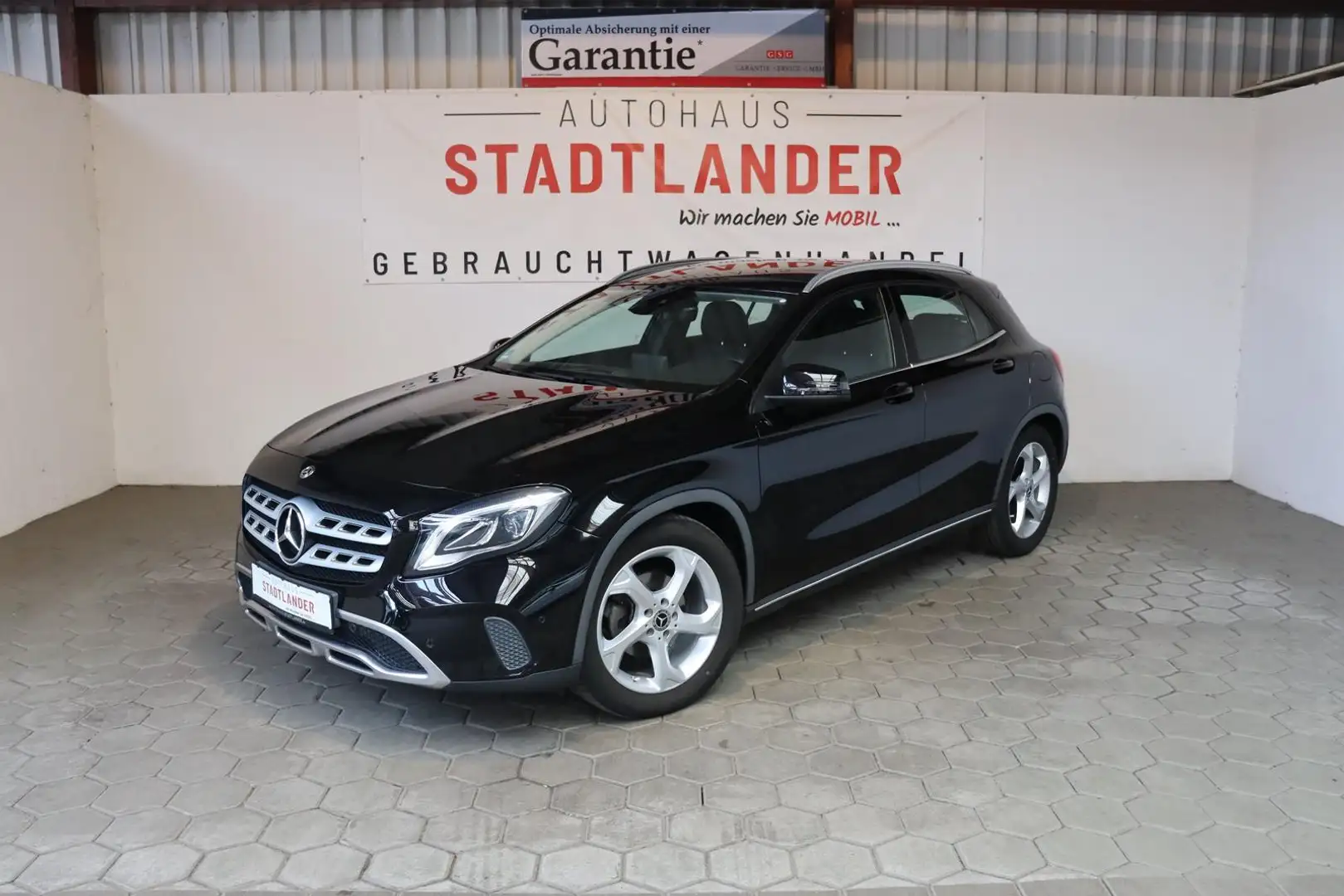 Mercedes-Benz GLA 180 GLA 180 LED*NAVI*KAMERA*AHK Schwarz - 2