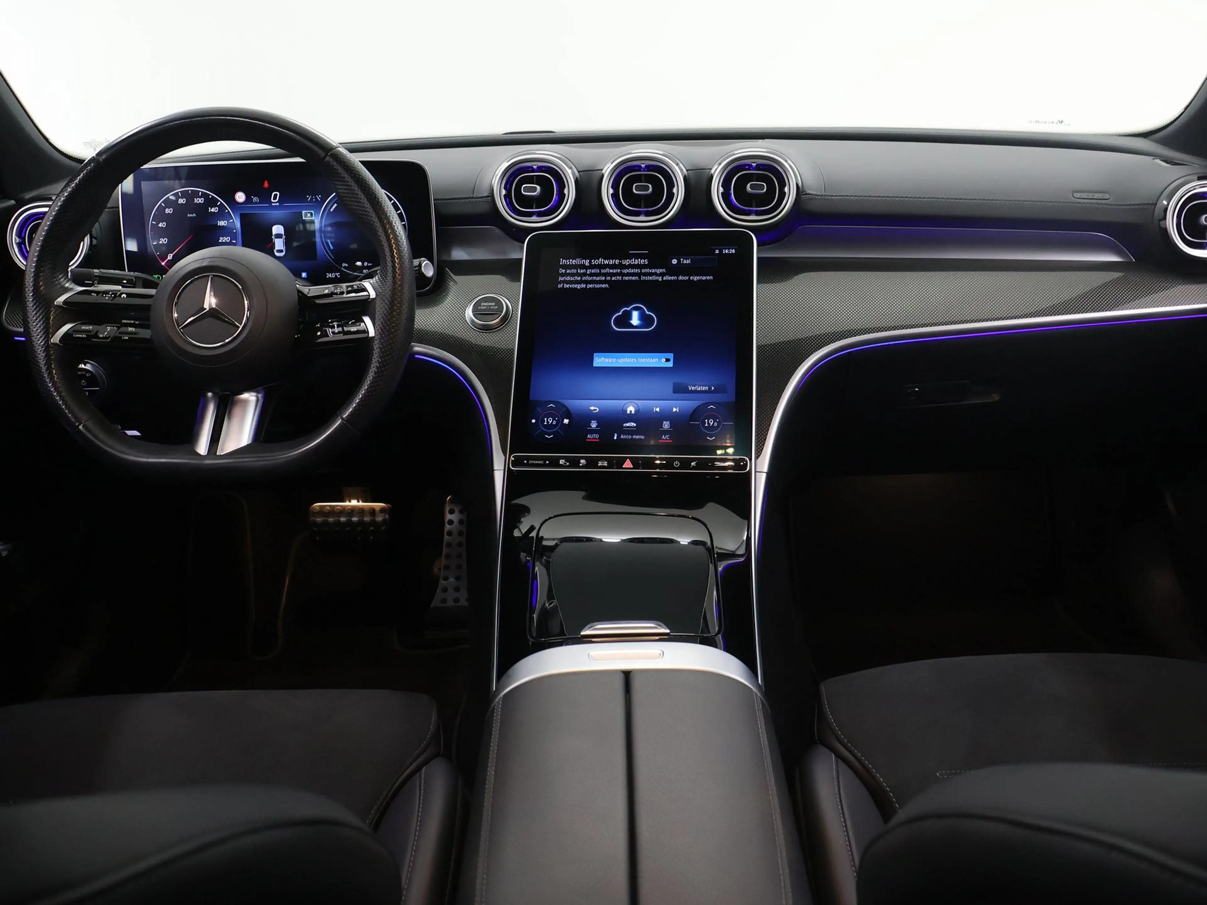 Mercedes-Benz C 300 e AMG Line | Panoramadak | Night | Sfeerverlichtin — photo 8