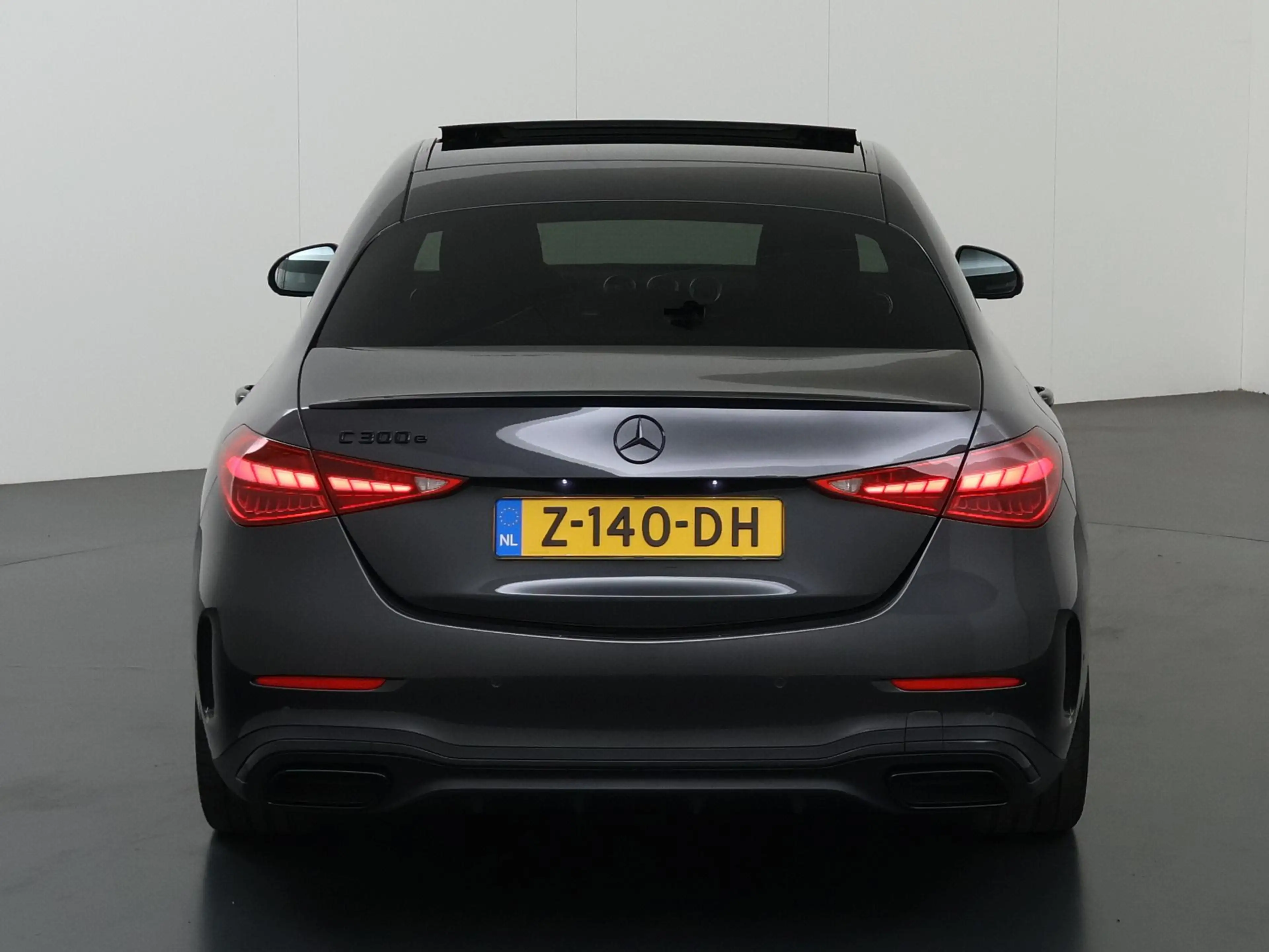 Mercedes-Benz C 300 e AMG Line | Panoramadak | Night | Sfeerverlichtin — photo 4