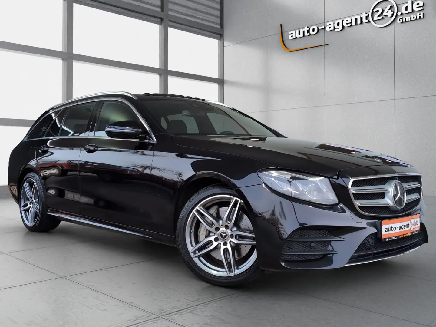 Mercedes-Benz E 400 d 4M AMG /Distro/Multibeam/Wide/360°/Nappa/DAB Noir - 1