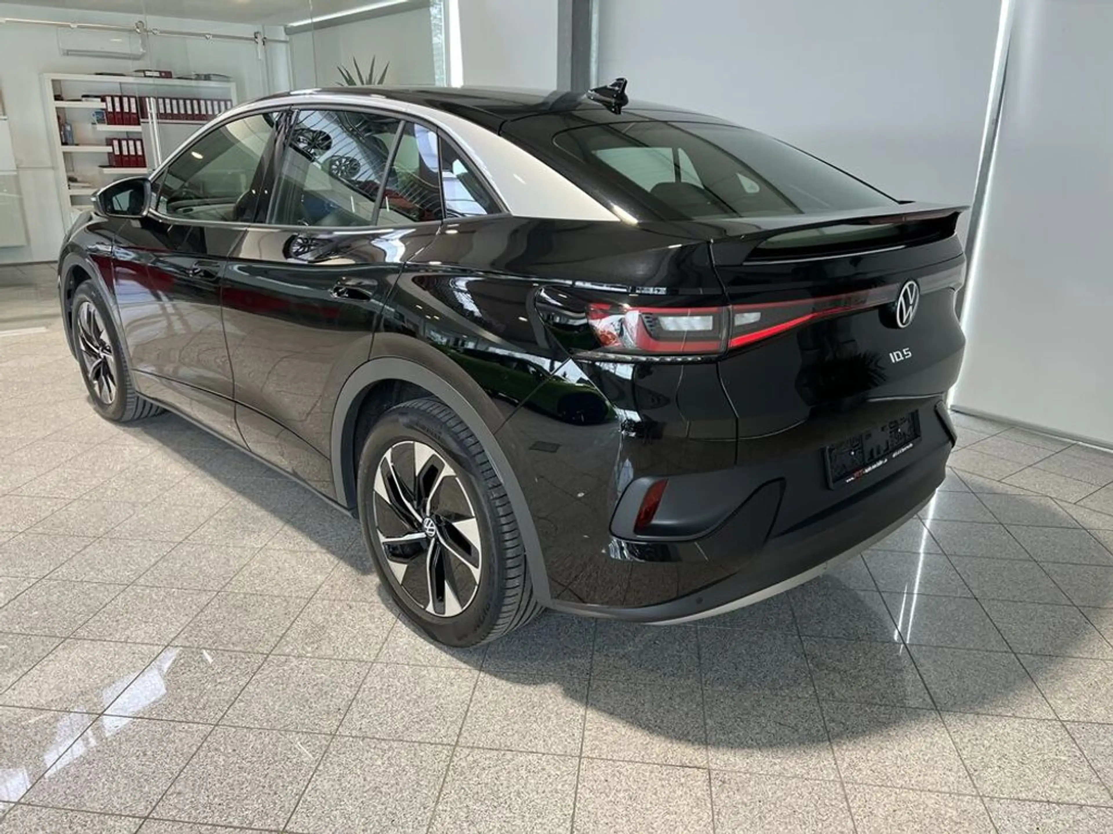 Volkswagen ID.5 Pro Performance 82kWh mit Wärmepumpe — photo 3