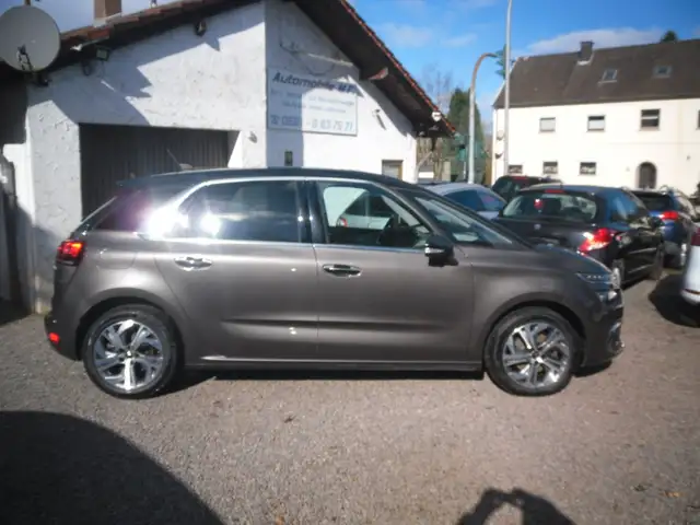 Citroen C4 Picasso /Spacetourer Shine 165PS Leder Navi SH