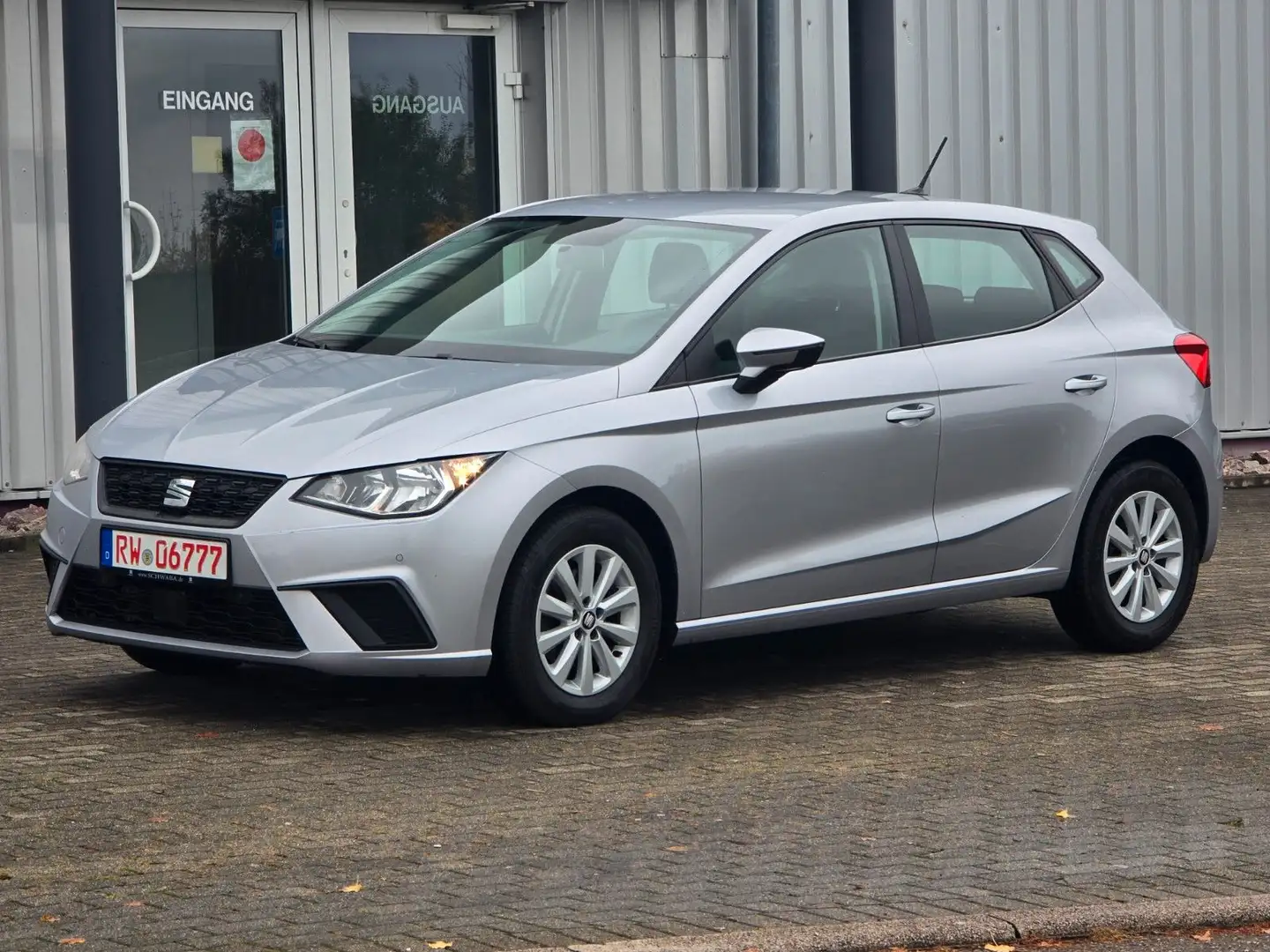 SEAT Ibiza Style 1.6 TDI/PDC/KAMERA/KLIMA/GRA/ALU Silber - 1