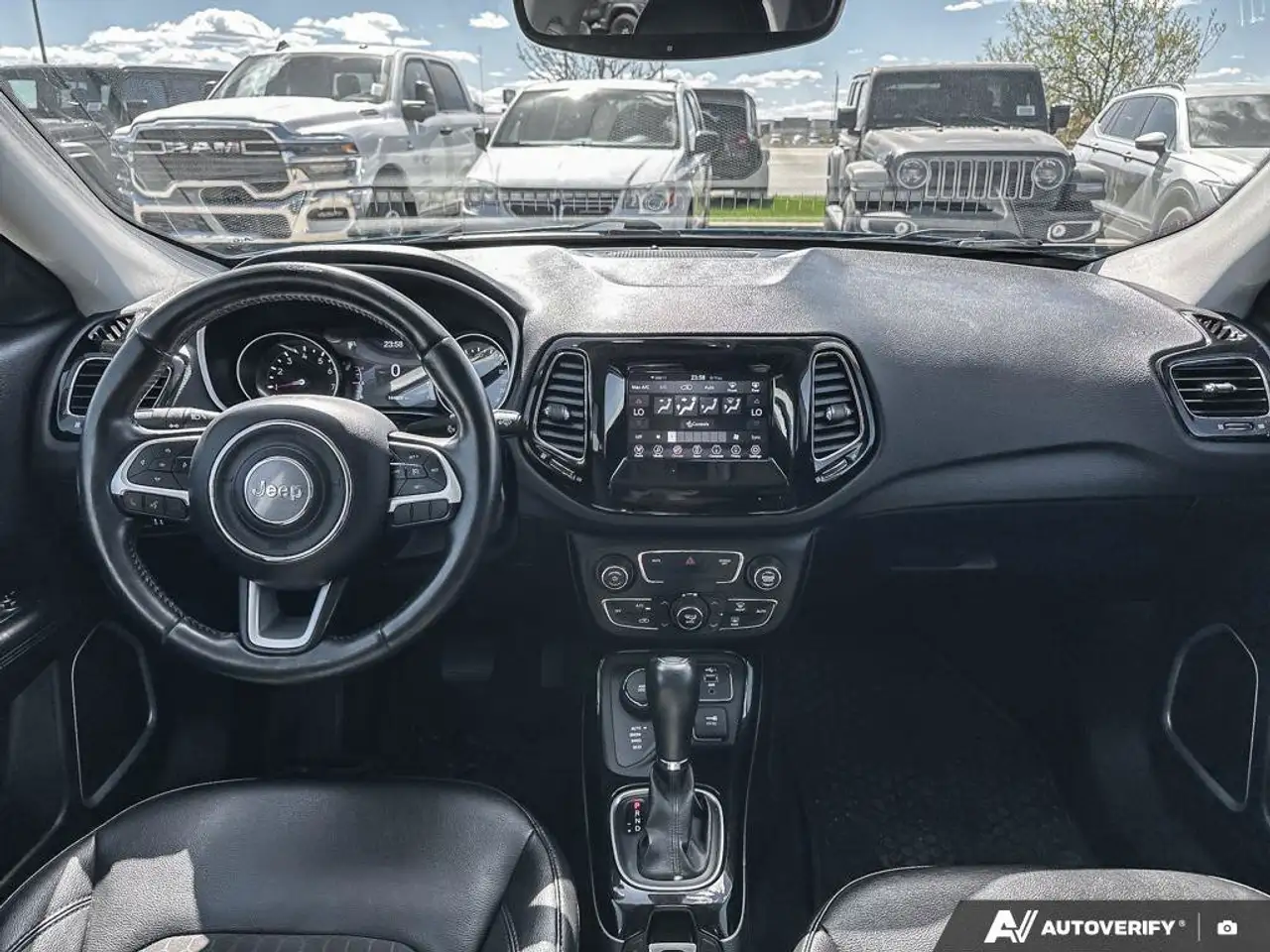 Jeep Compass снимка Jeep Compass