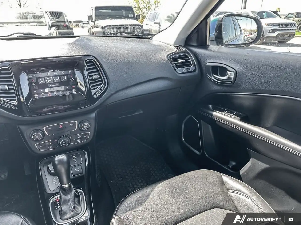 Jeep Compass снимка Jeep Compass