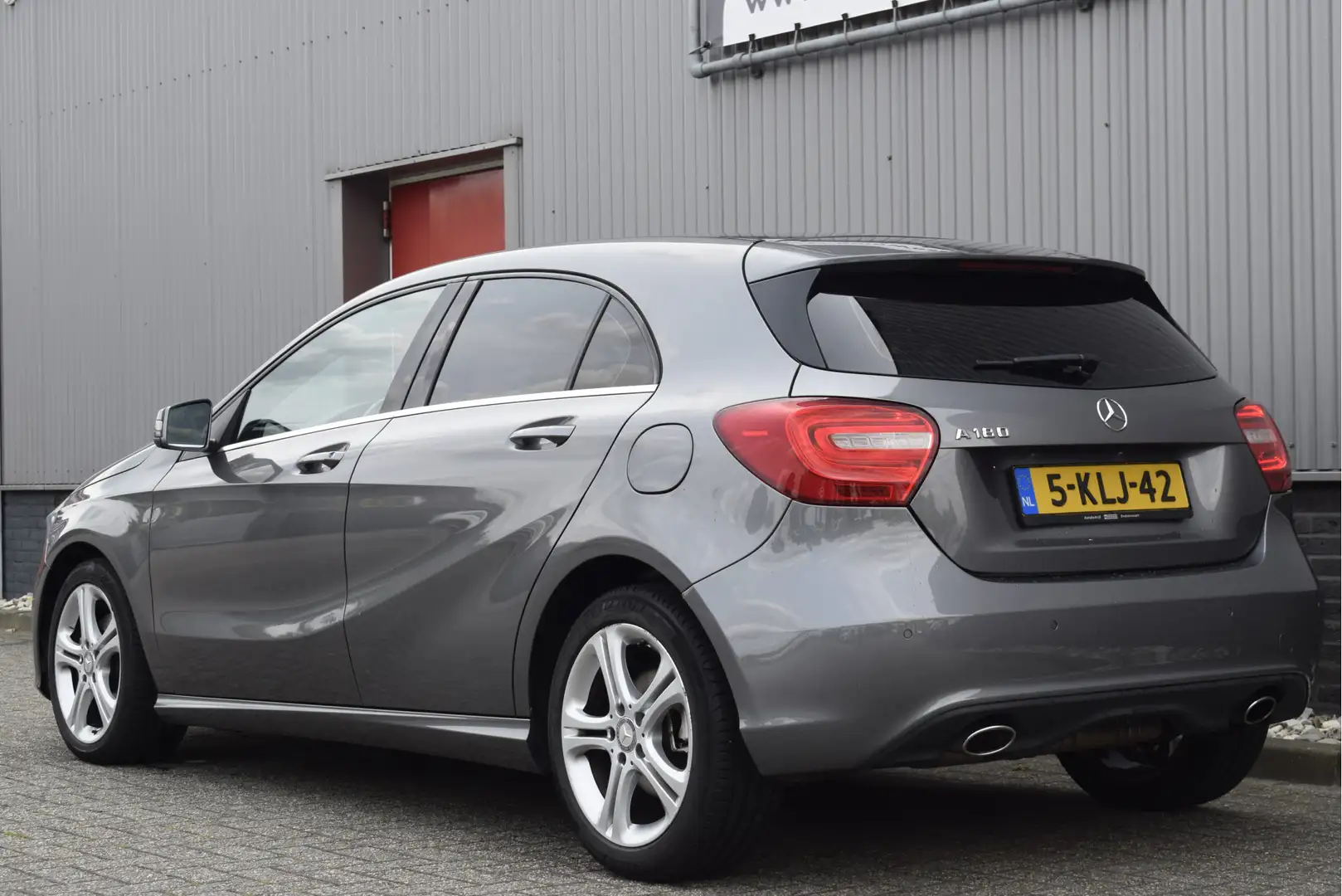 Mercedes-Benz A 180 Ambition Cruise, PDC, NAP Grijs - 2