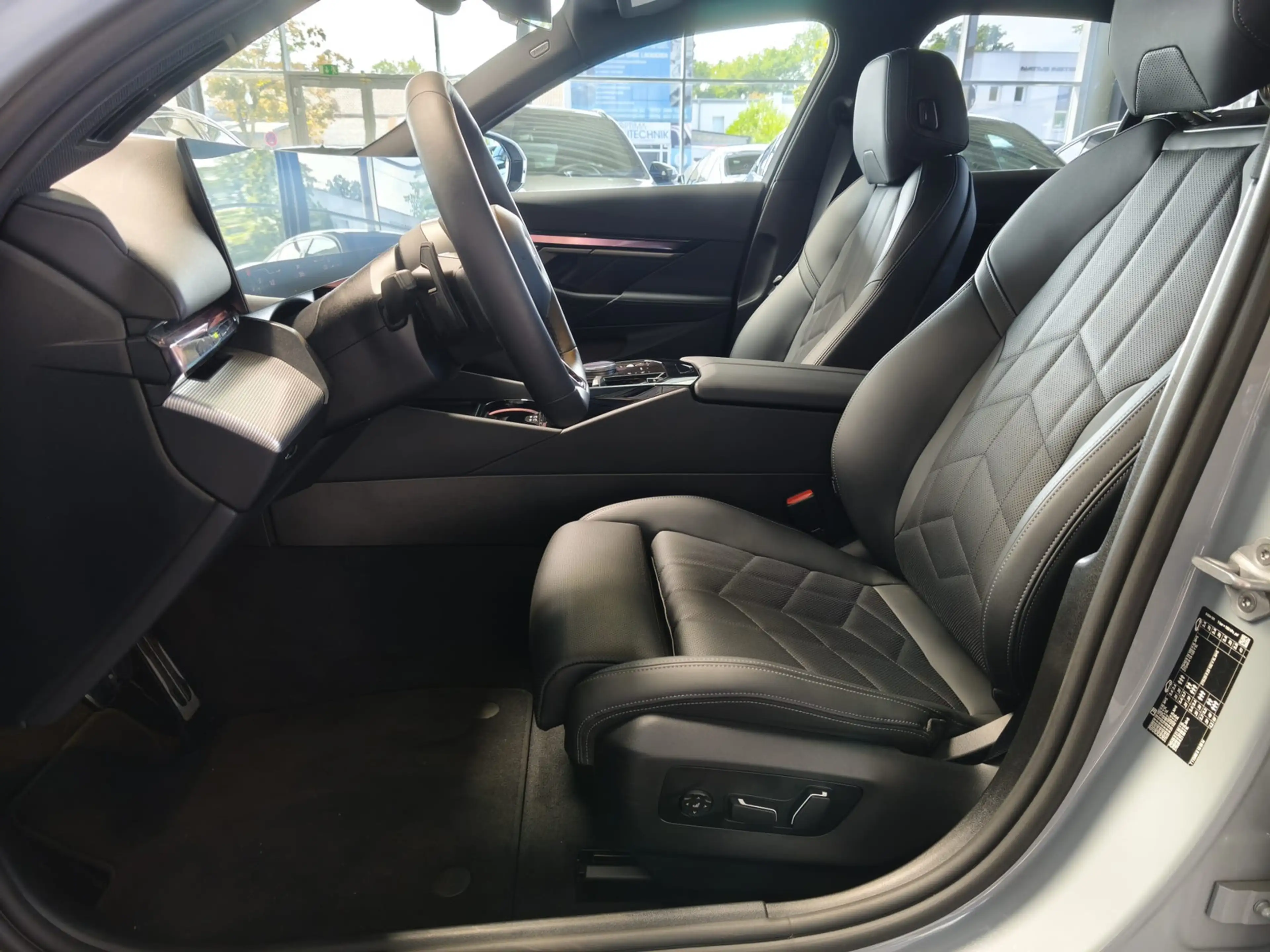 BMW 520 i M Sport HK/Dr.As+/360°/20"Alu/HUD/AHK — photo 8