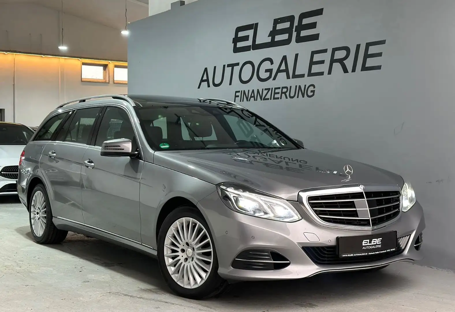 Mercedes-Benz E 350 T BlueTec 4Matic 7G-Tronic Avantgarde Voll Šedá - 1