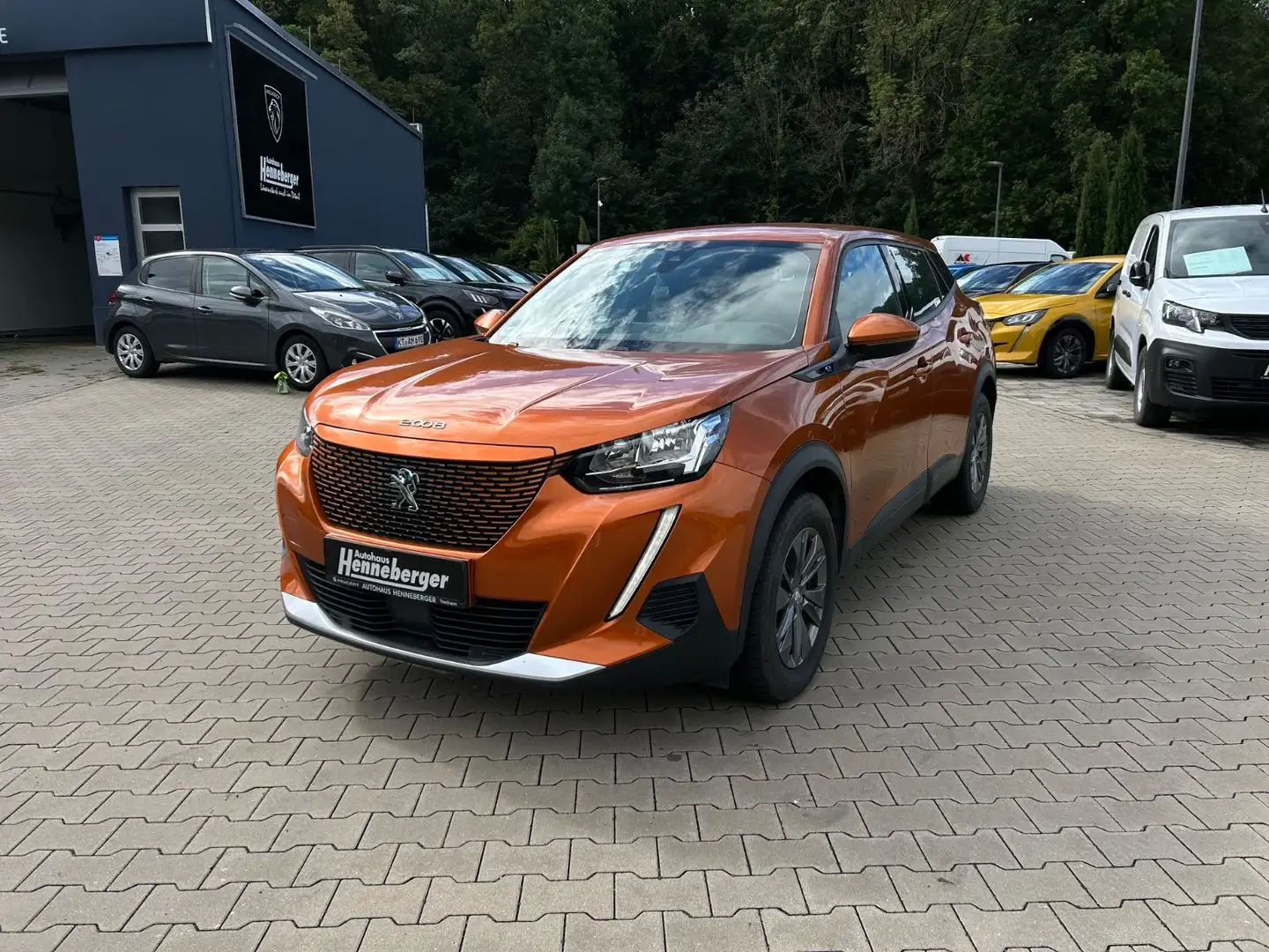 Peugeot 2008 e-2008 11 kW OBC, Kamera, Mirror Screen uvm. Orange - 1