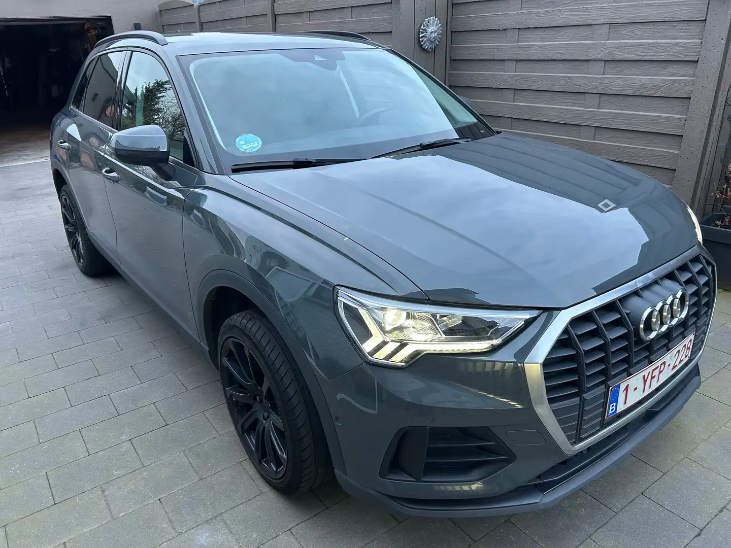 Audi Q3 Q3 35 TFSI S tronic advanced Grijs - 2