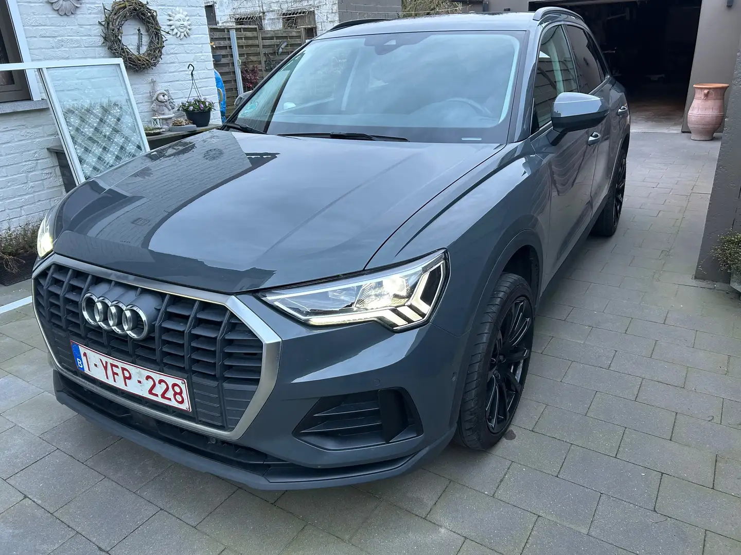Audi Q3 Q3 35 TFSI S tronic advanced Grijs - 1