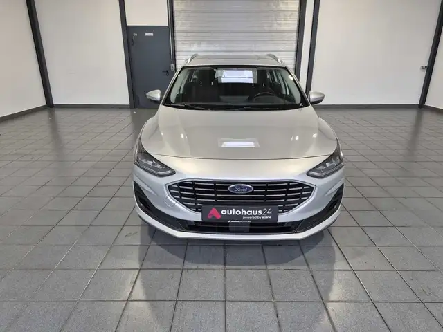 Ford Focus view 2