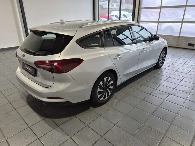 Ford Focus view 5