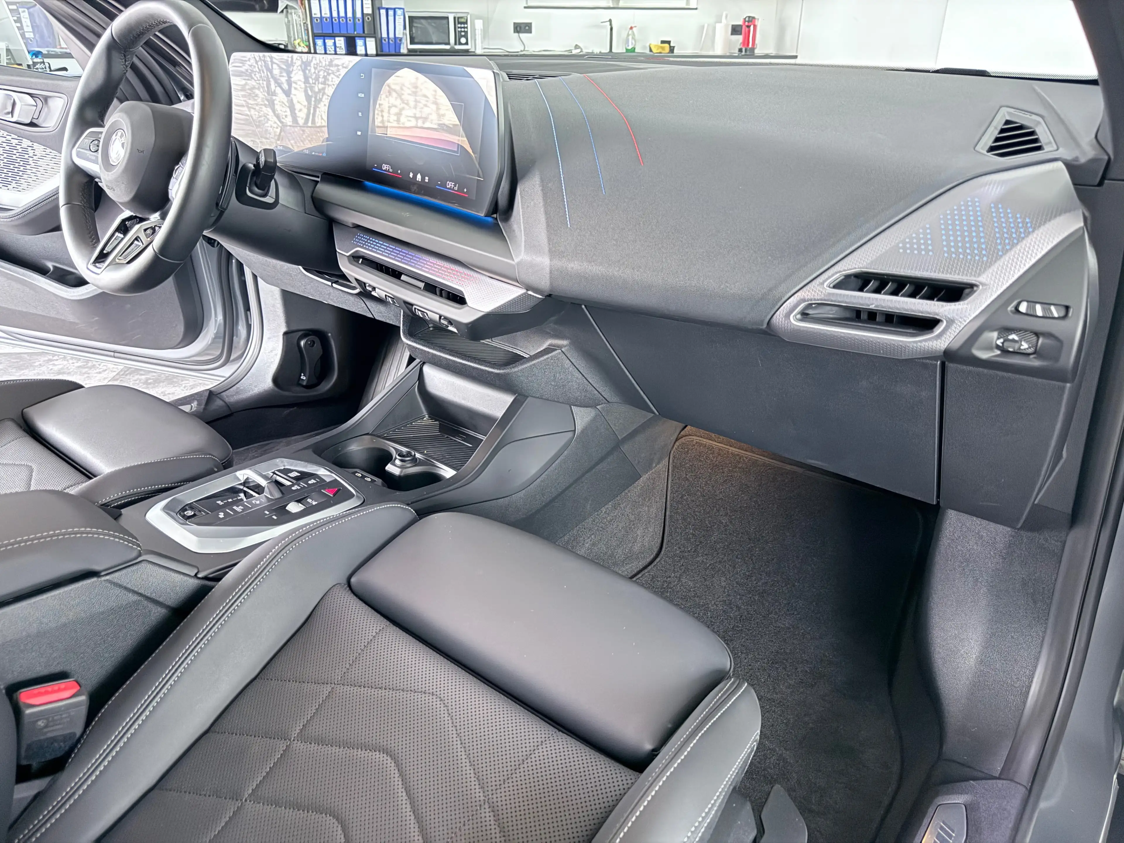 BMW 118 118D Pack M-Sport / Toit ouvrant — photo 12