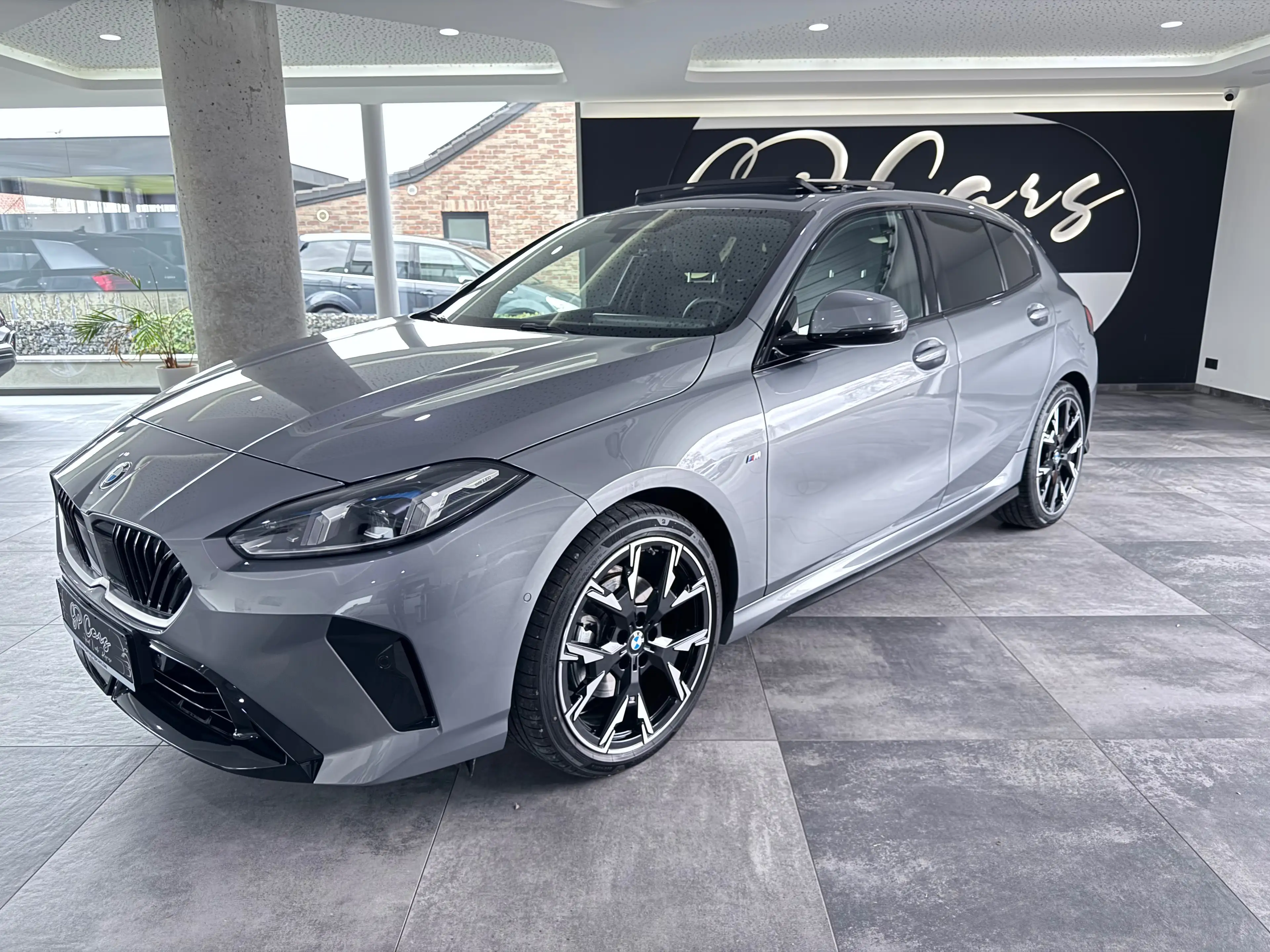 BMW 118 118D Pack M-Sport / Toit ouvrant — photo 3