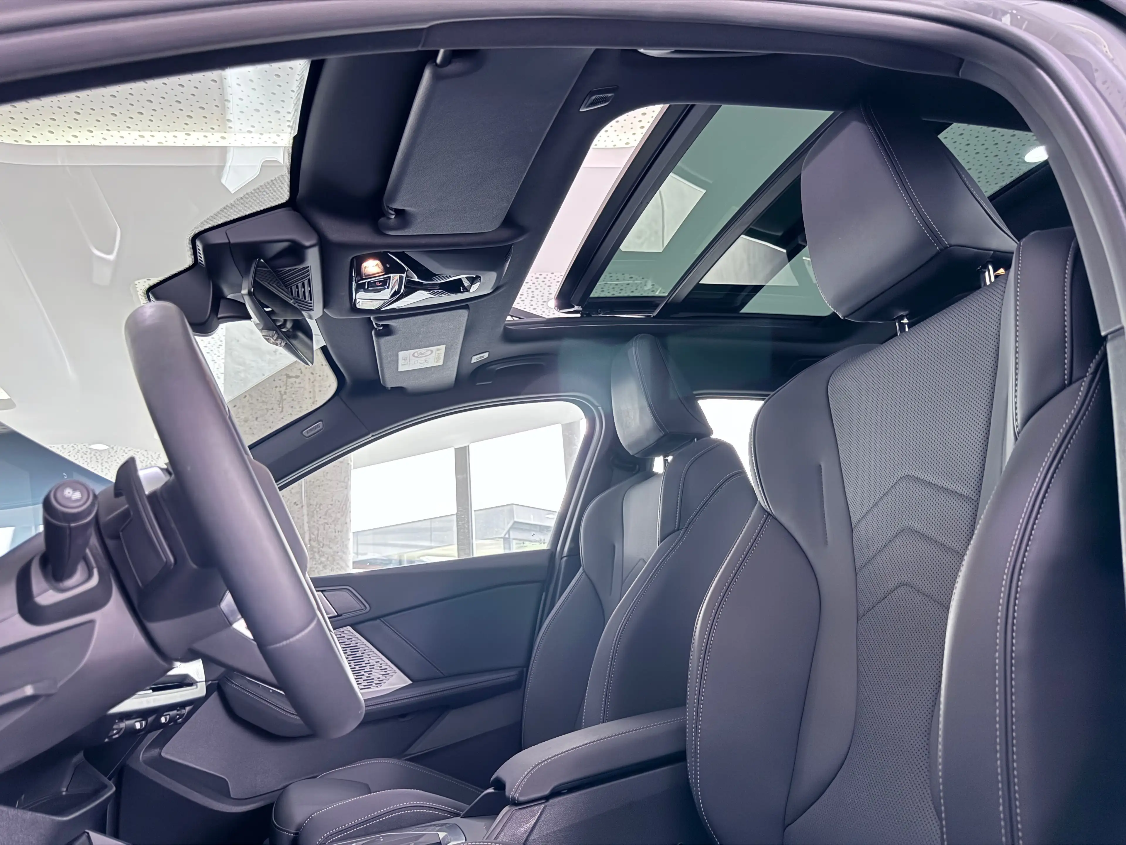 BMW 118 118D Pack M-Sport / Toit ouvrant — photo 14