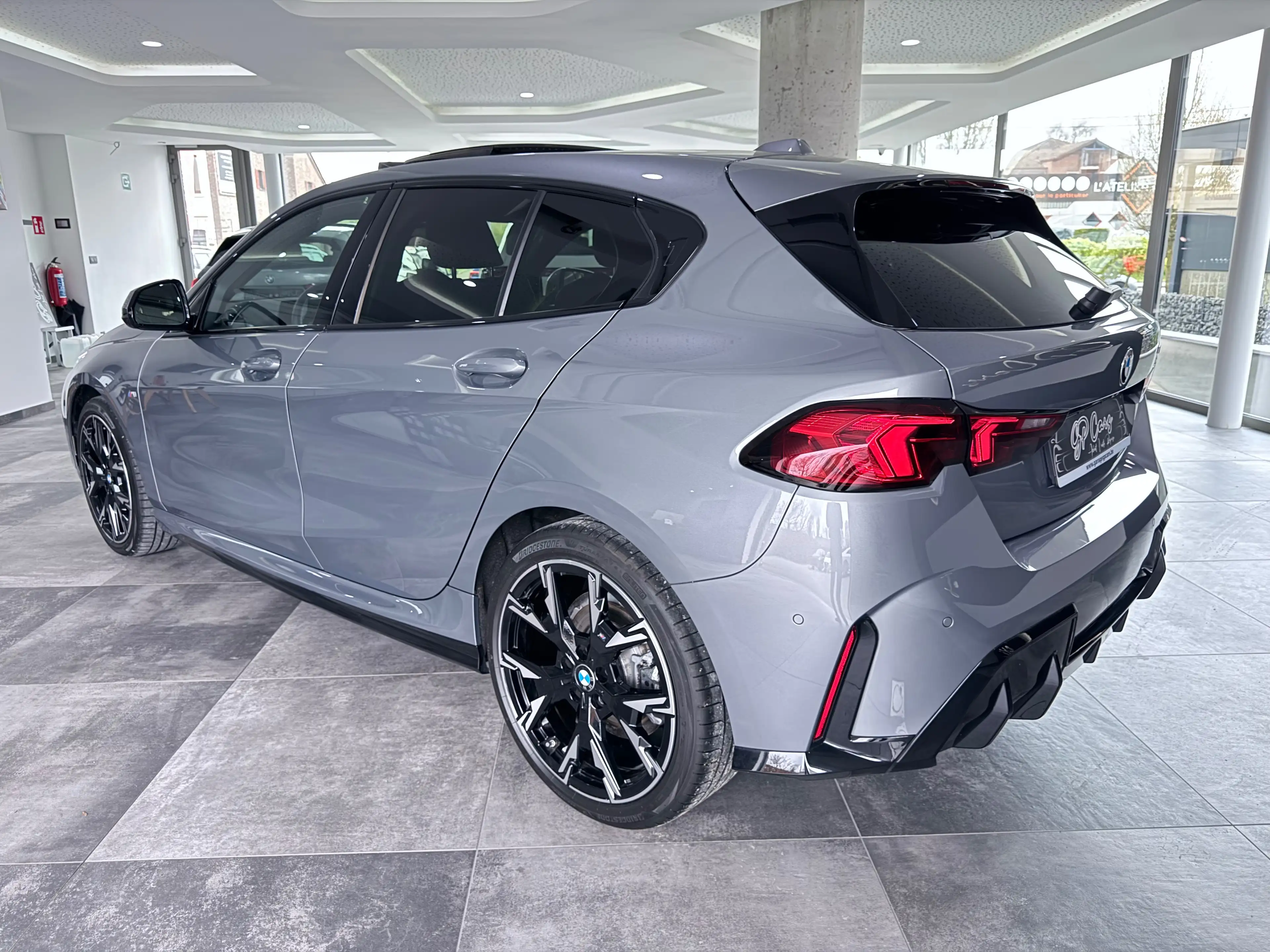 BMW 118 118D Pack M-Sport / Toit ouvrant — photo 5