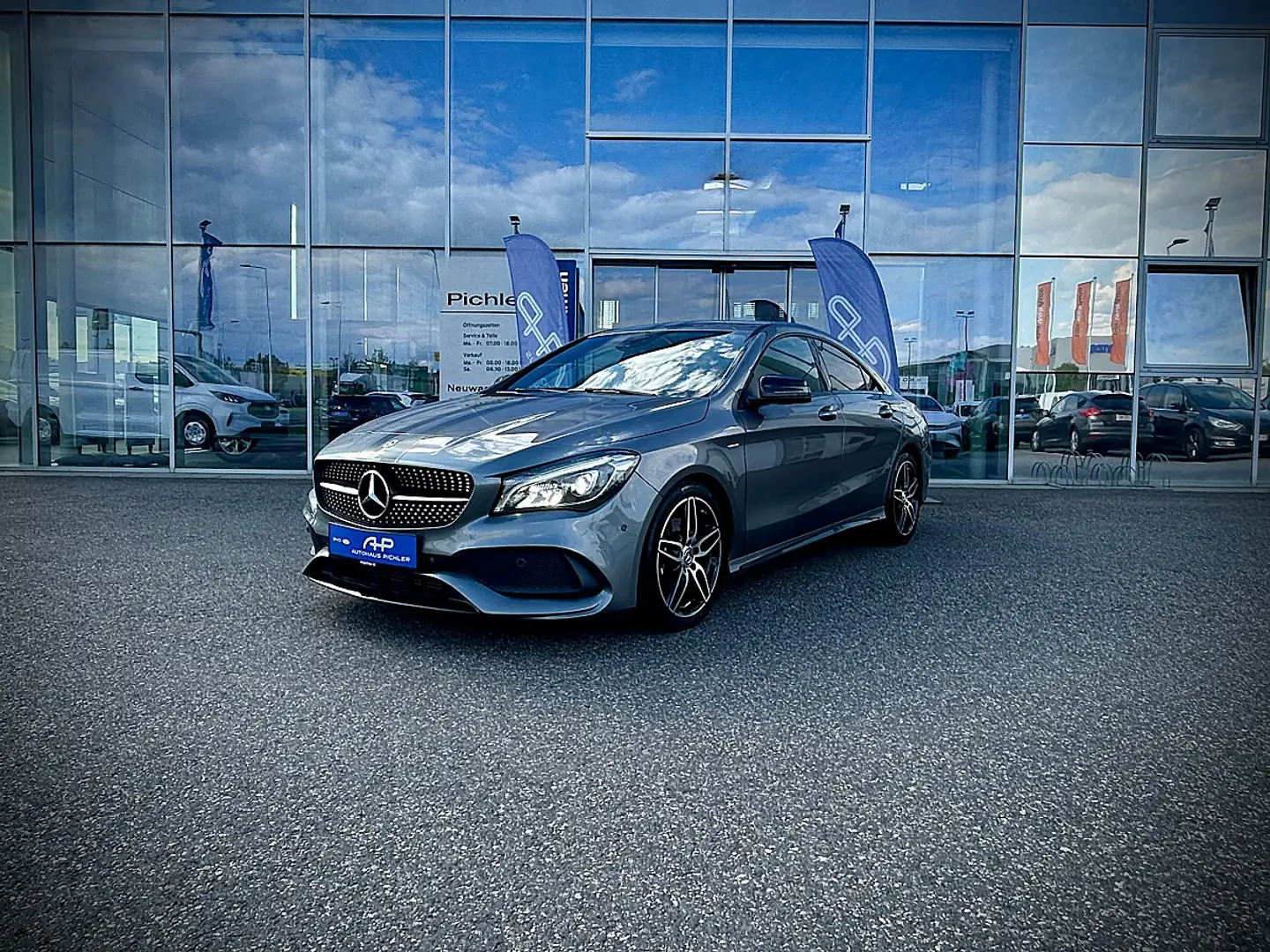 Mercedes-Benz CLA 220 d Edition 4MATIC Aut. / AMG LINE AUSSEN UND INNEN Grau - 1