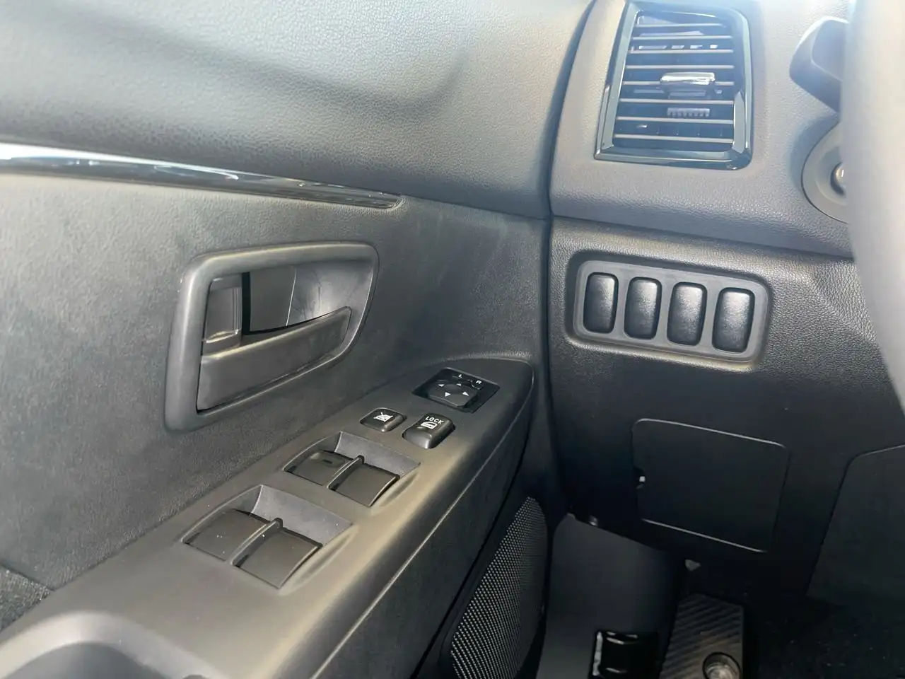 Mitsubishi RVR снимка Mitsubishi RVR