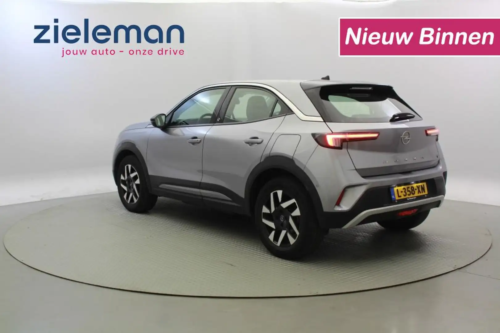 Opel Mokka-E Elegance 50-kWh 11kw  - Camera, Carplay, Stoelverw Grijs - 2